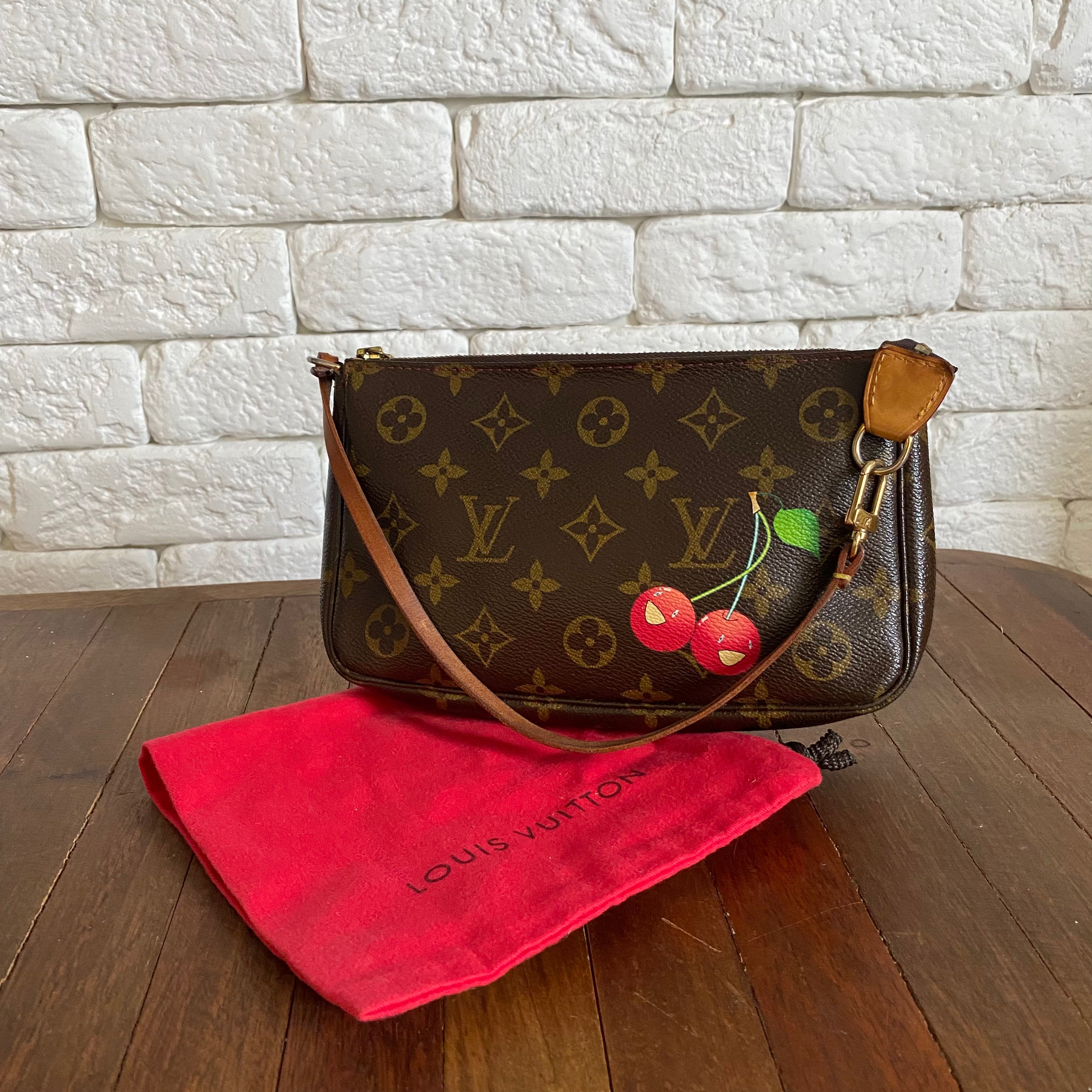 Louis vuitton 2025 cerises pochette