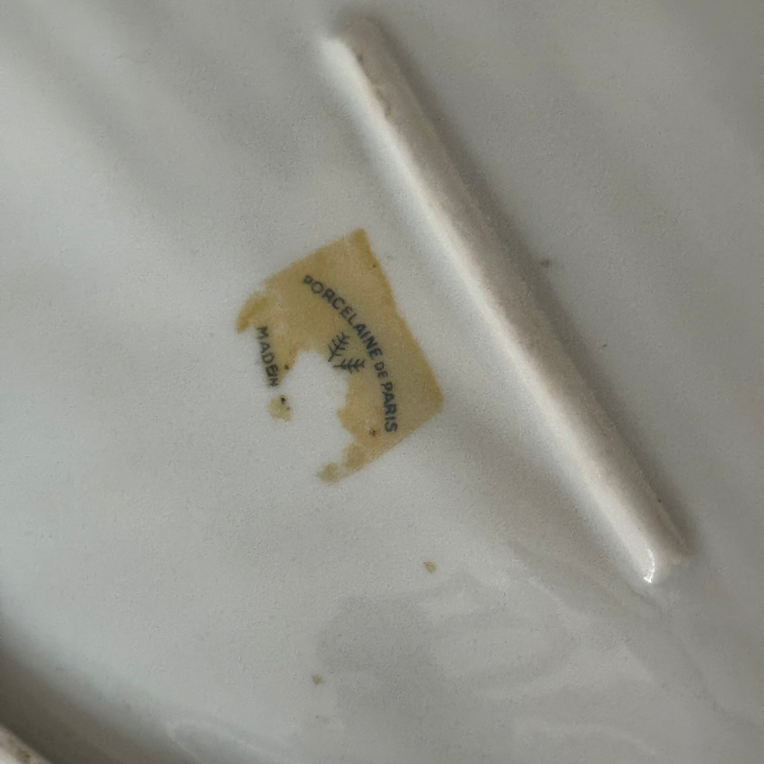Porcelaine de Paris Leaf Bowl