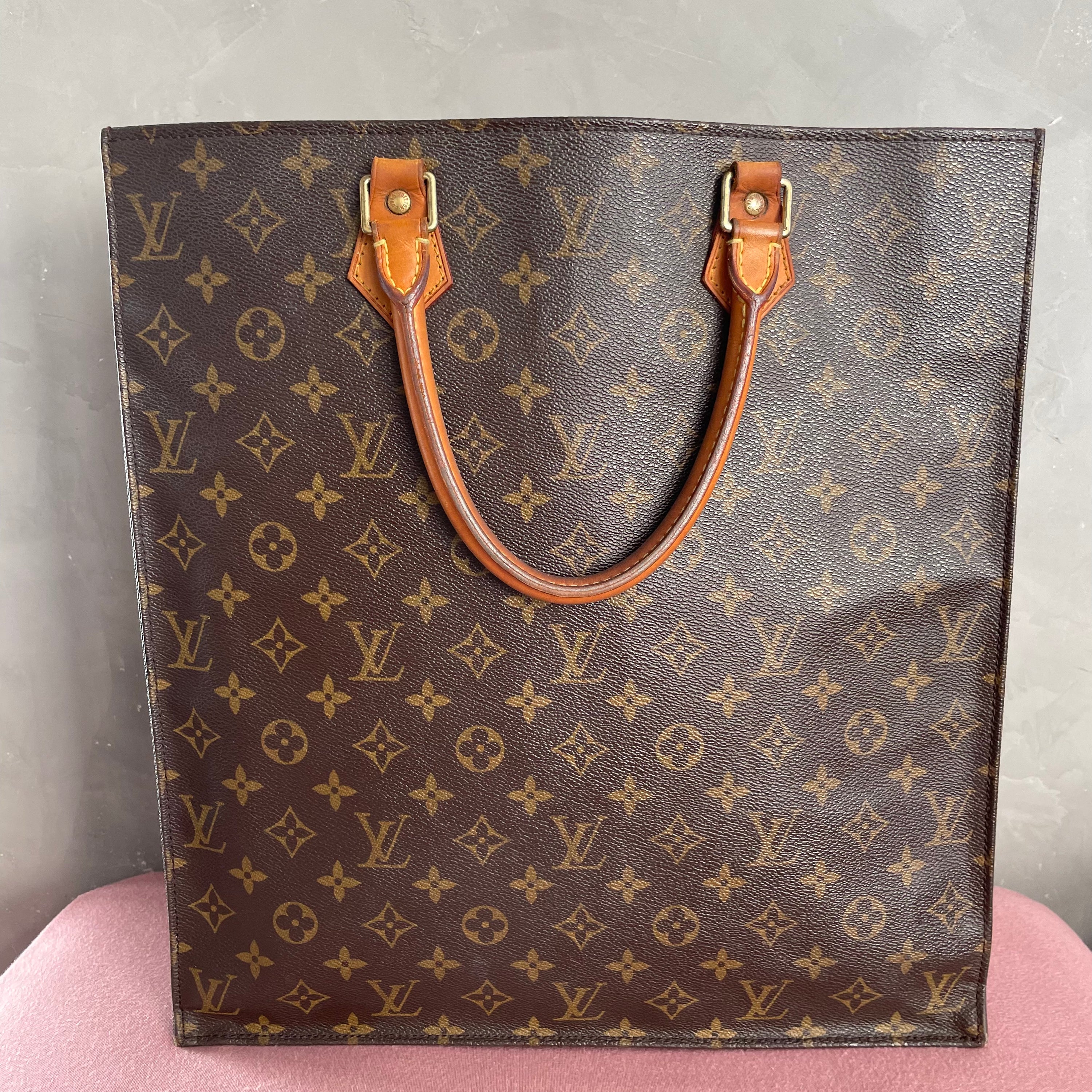Louis Vuitton Sac Plat