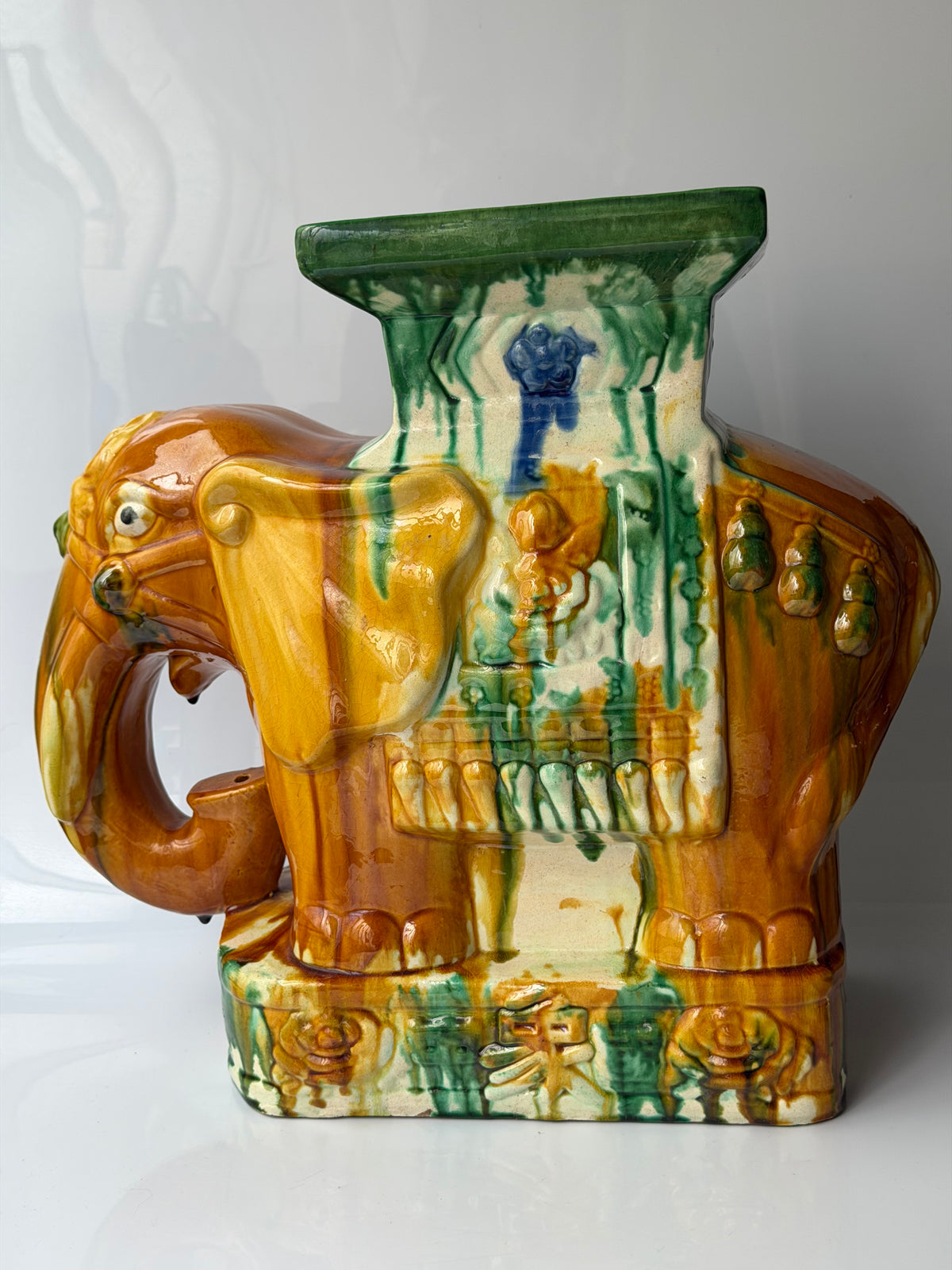 Elefante de Cerâmica Sancai, século XX