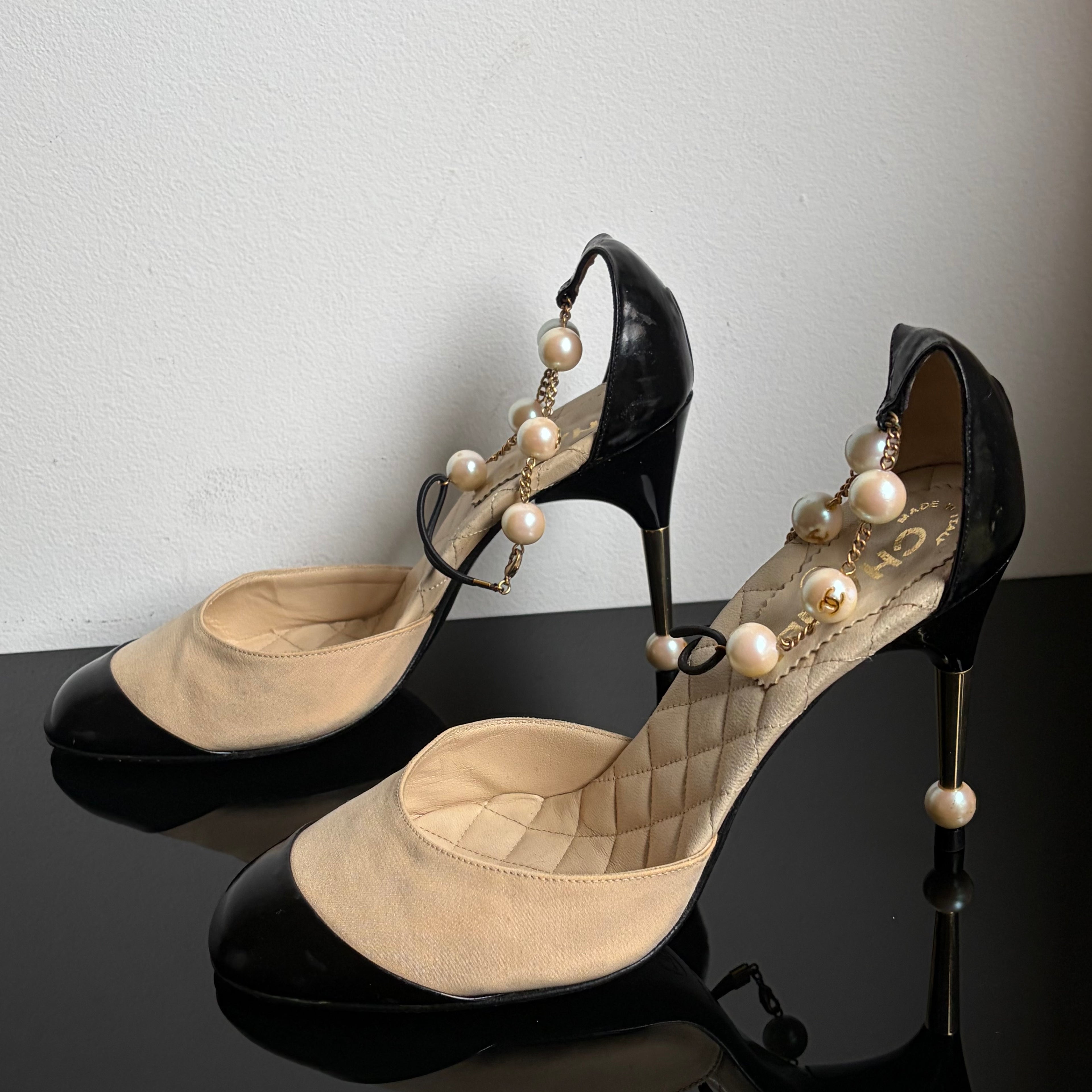 Chanel 2001 D'Orsay Pumps