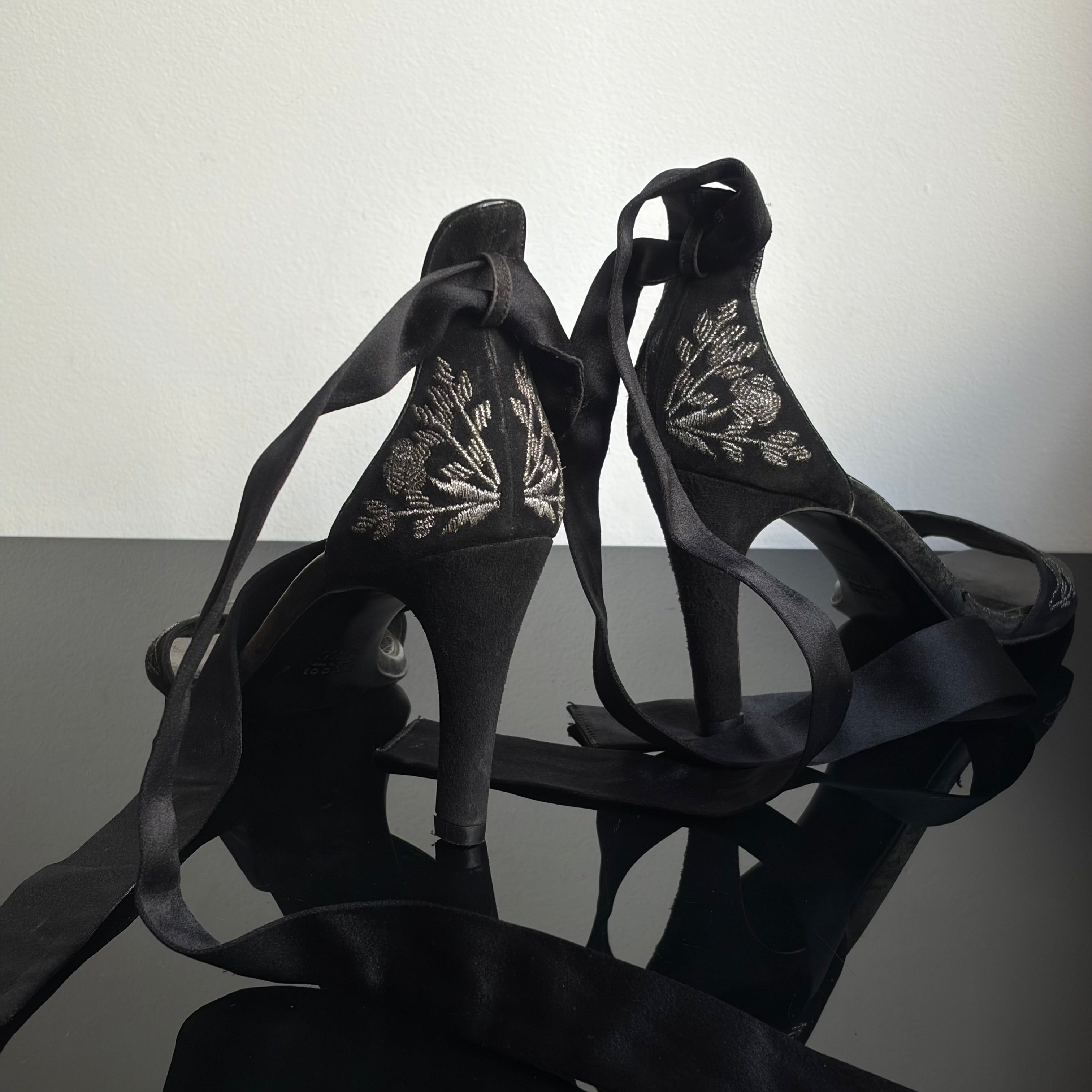 Gucci by Tom Ford Velvet Heels
