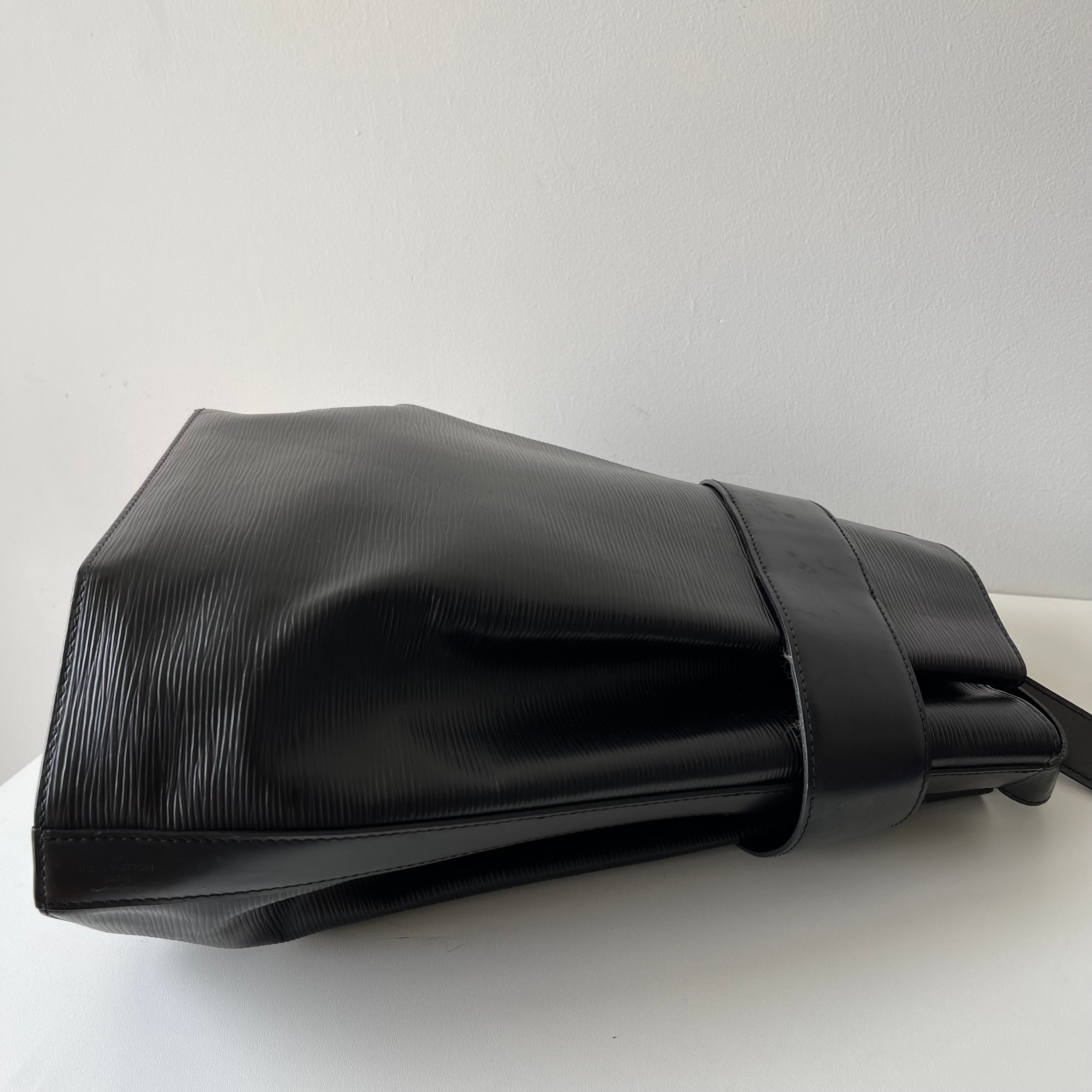 Louis Vuitton Epi Sac D’Epaule