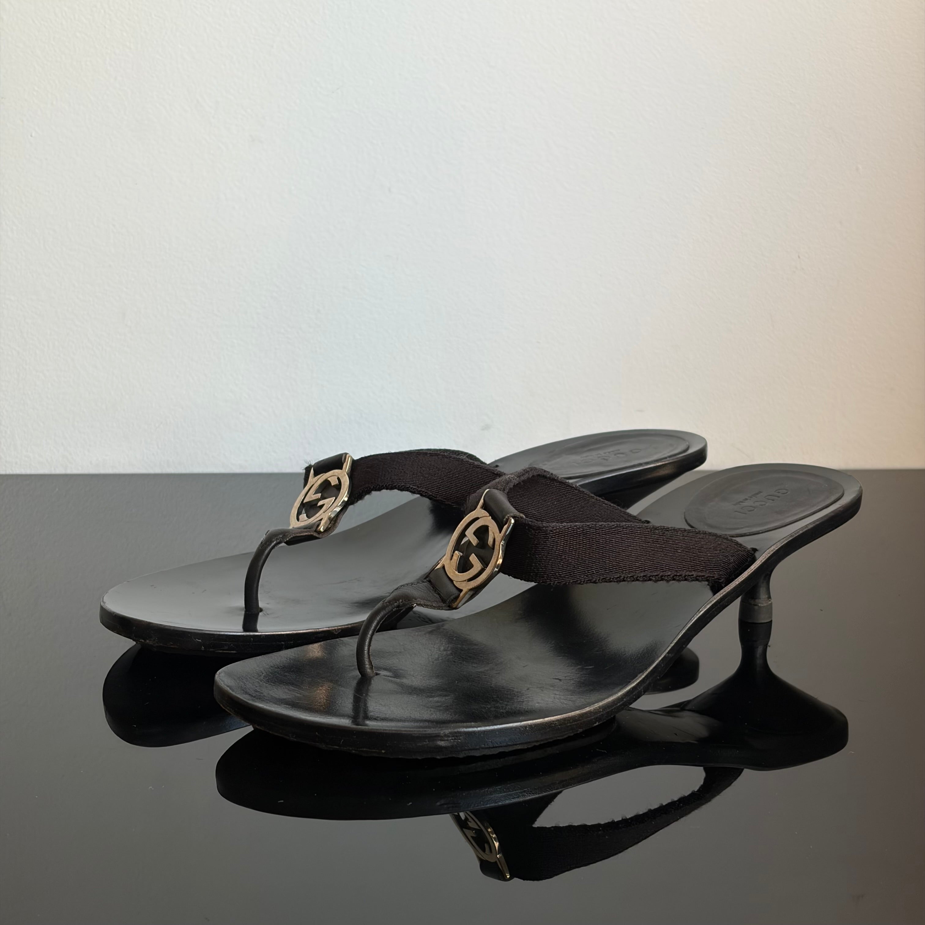 Gucci Interlocking Kitten Sandals