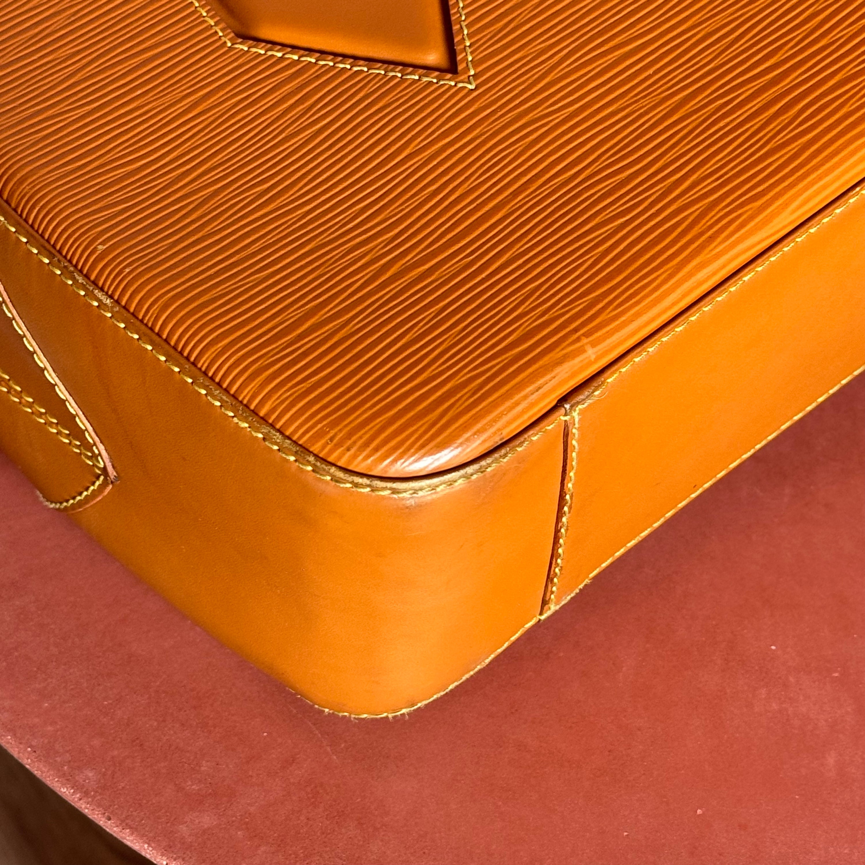 Louis Vuitton Epi Voltaire