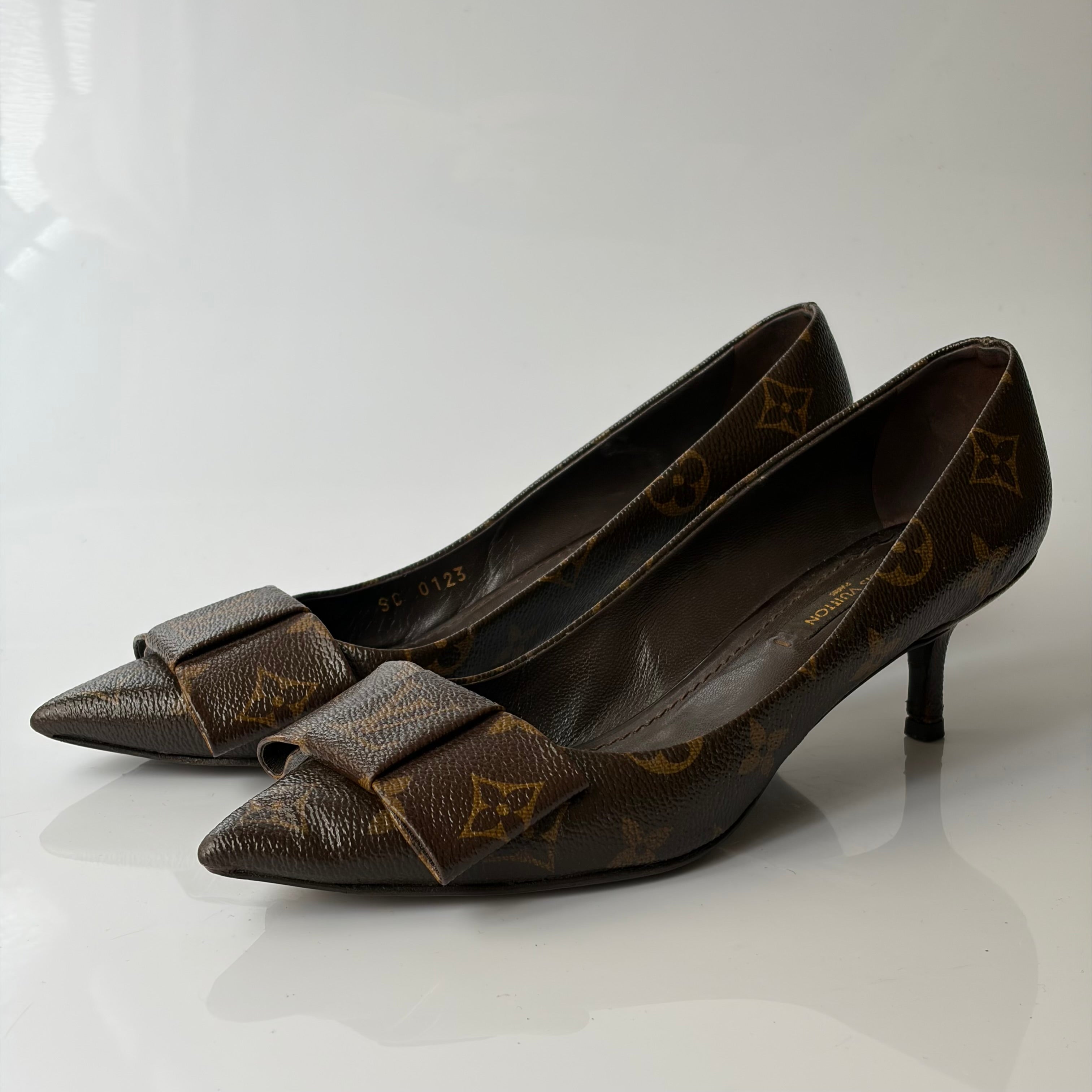 Louis Vuitton Monogram Canvas Louise Bow Pointed Toe Pumps