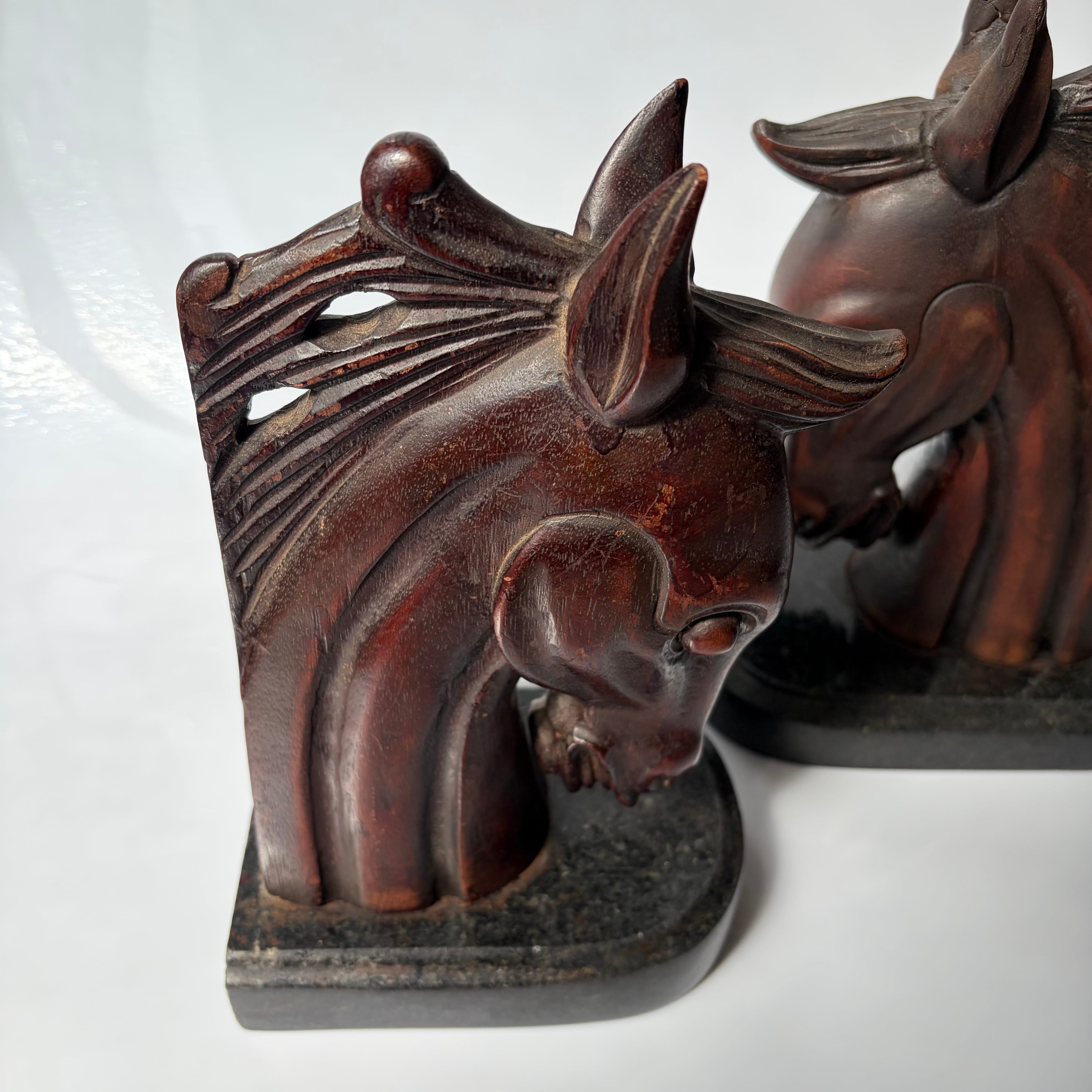 Wood Horses Serre Livres