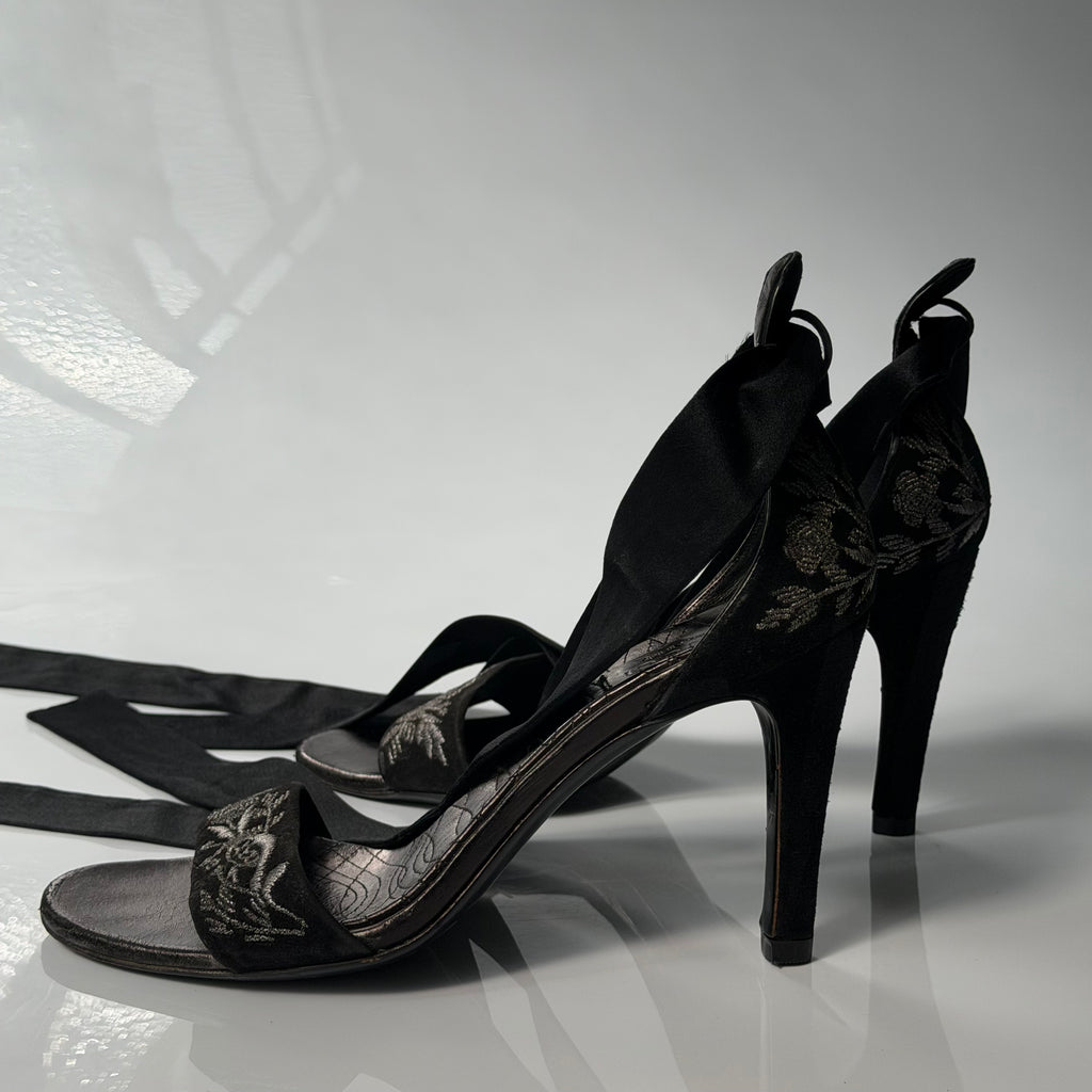 Gucci by Tom Ford Embroided Heels