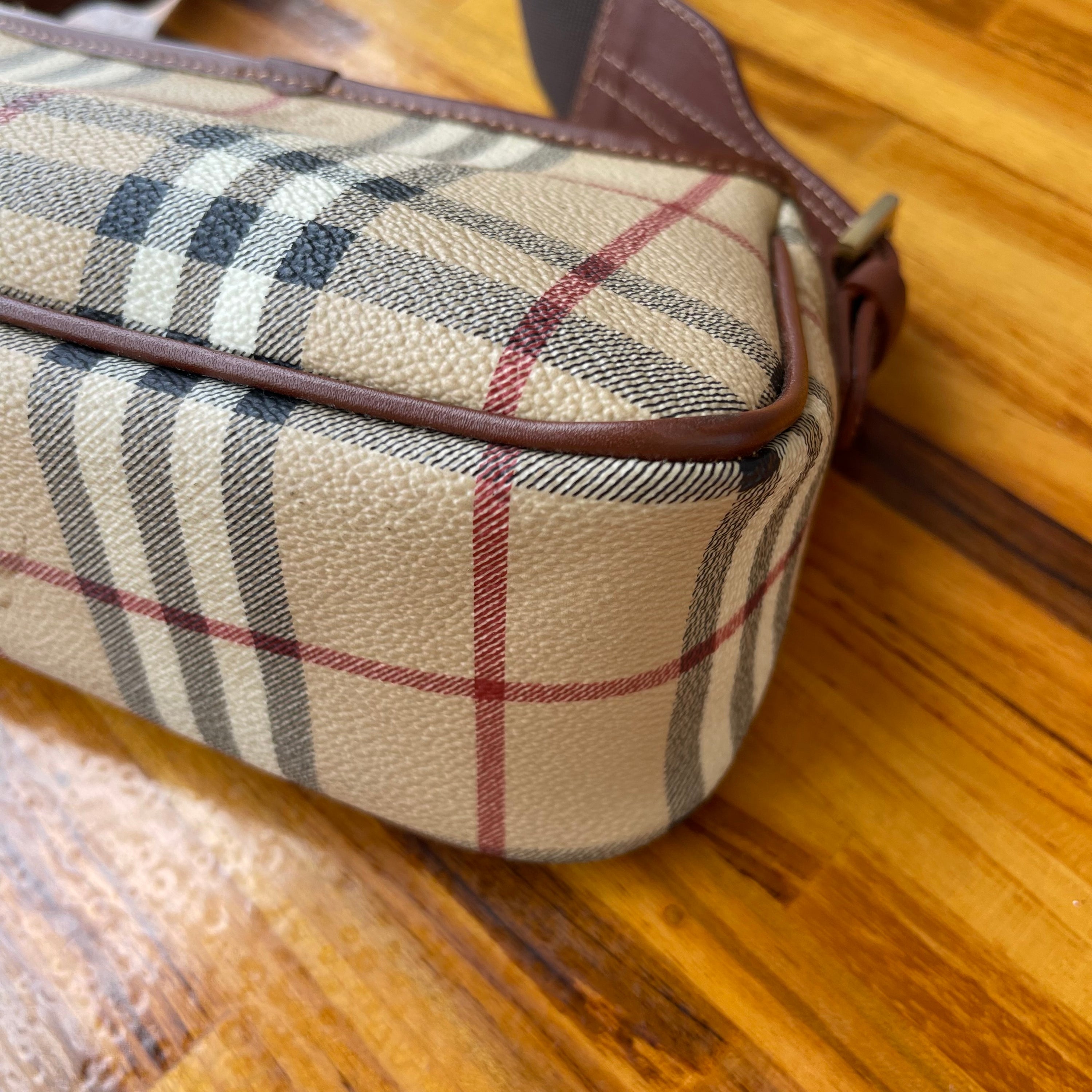 Burberry Check Pochette