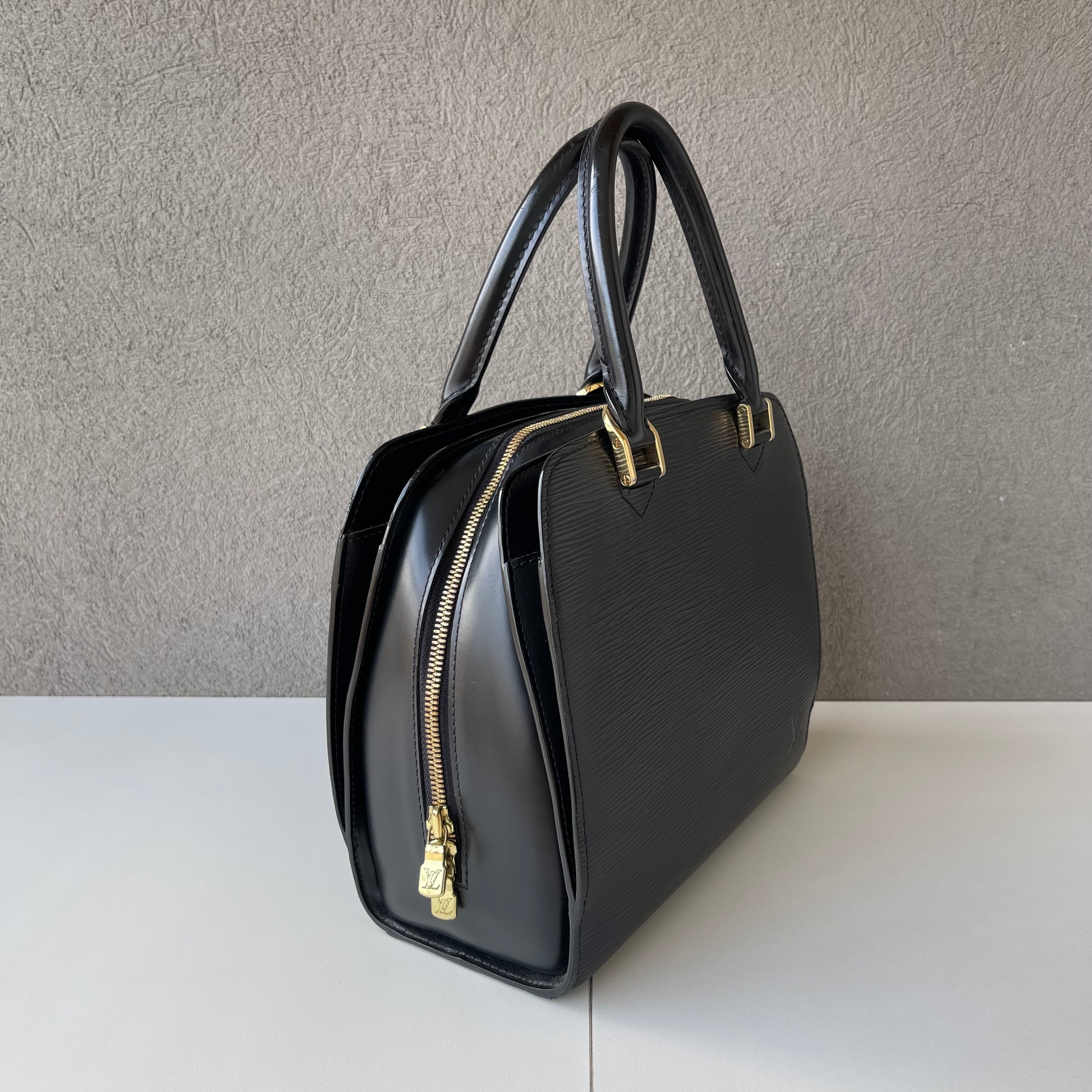 Louis Vuitton Epi Pont Neuf