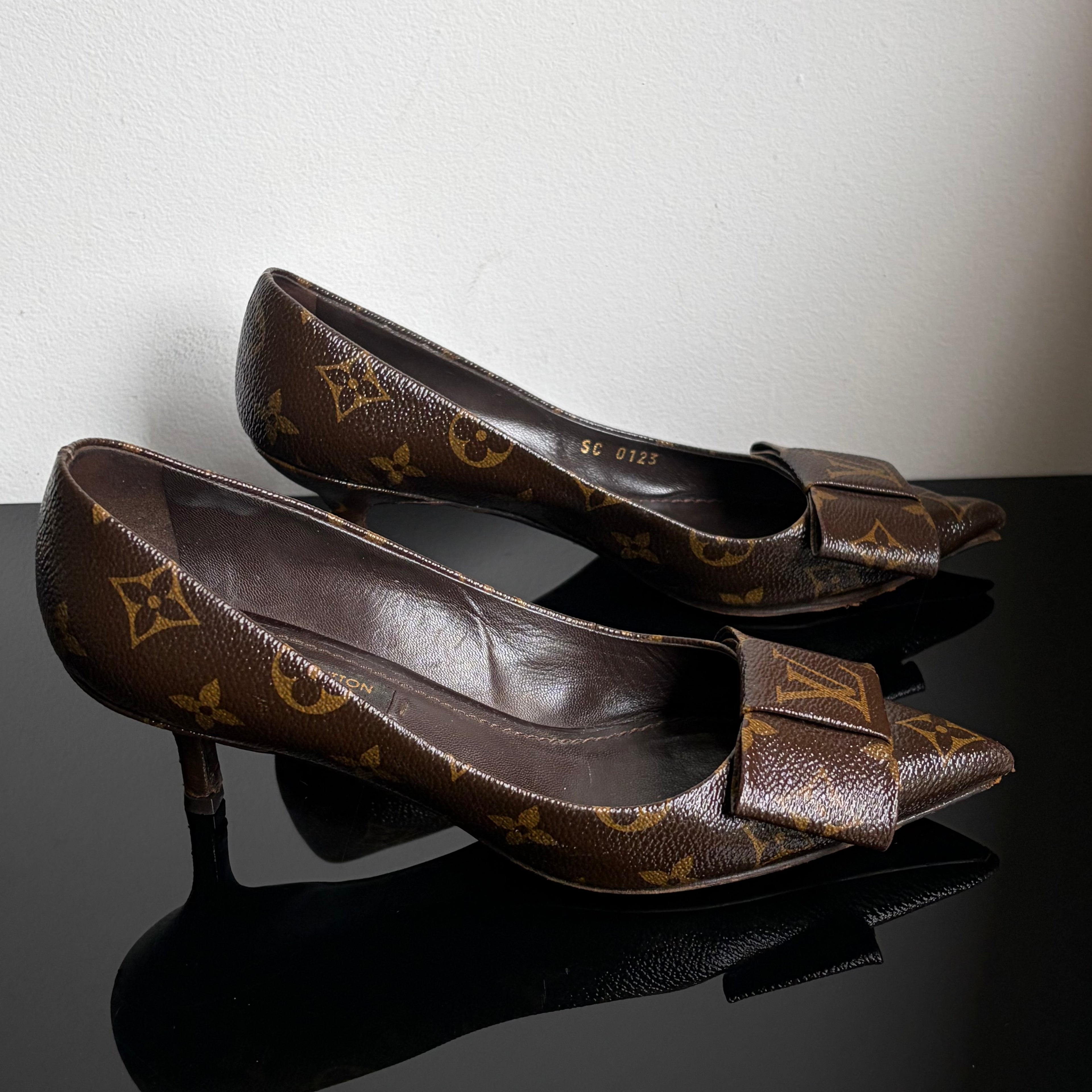 Louis Vuitton Monogram Canvas Louise Bow Pointed Toe Pumps