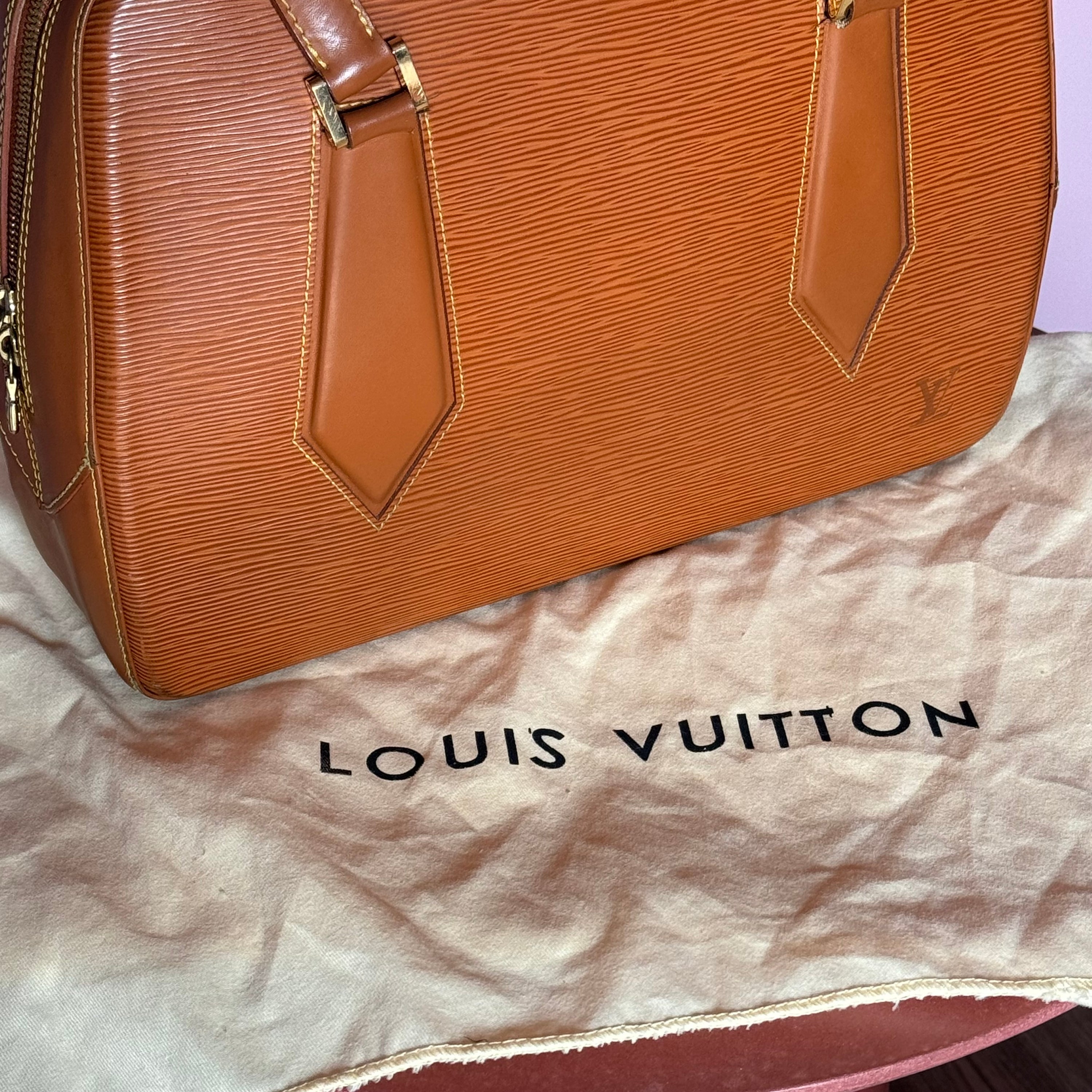 Louis Vuitton Epi Voltaire