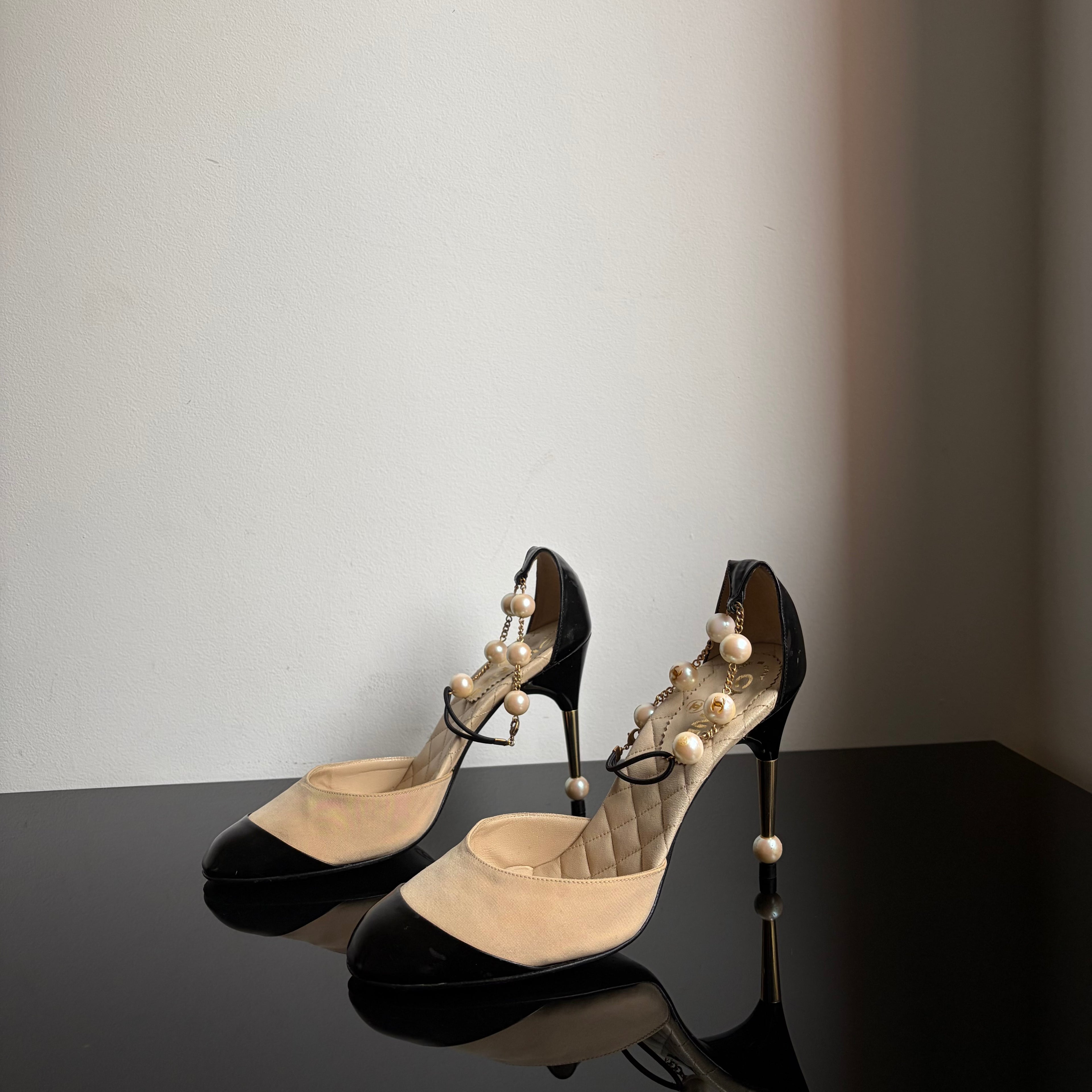 Chanel 2001 D'Orsay Pumps