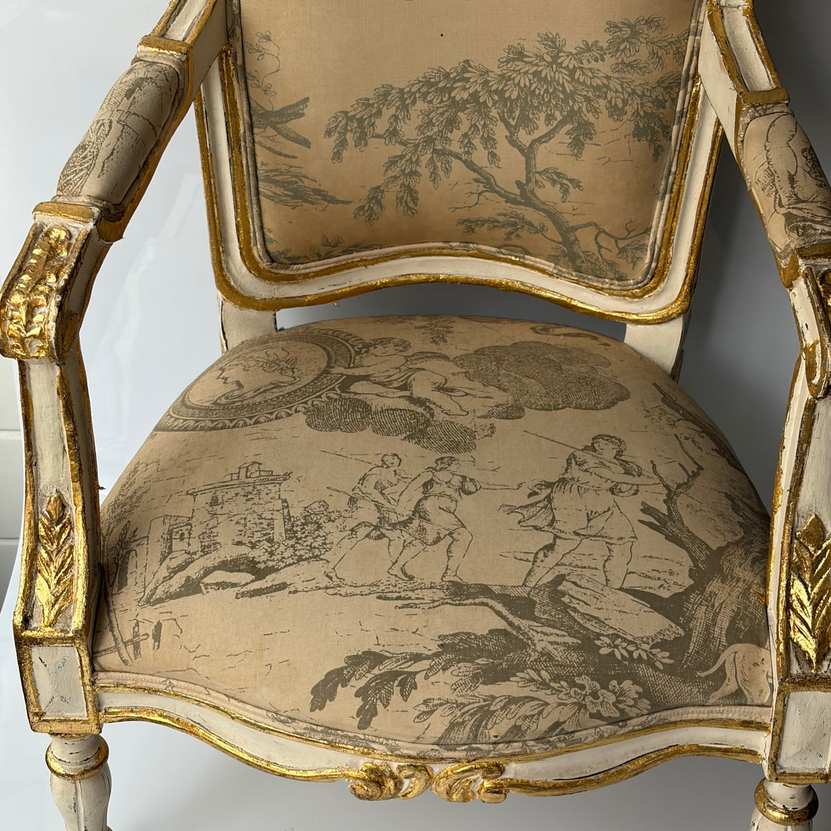 Cadeira Decorativa Louis XVI