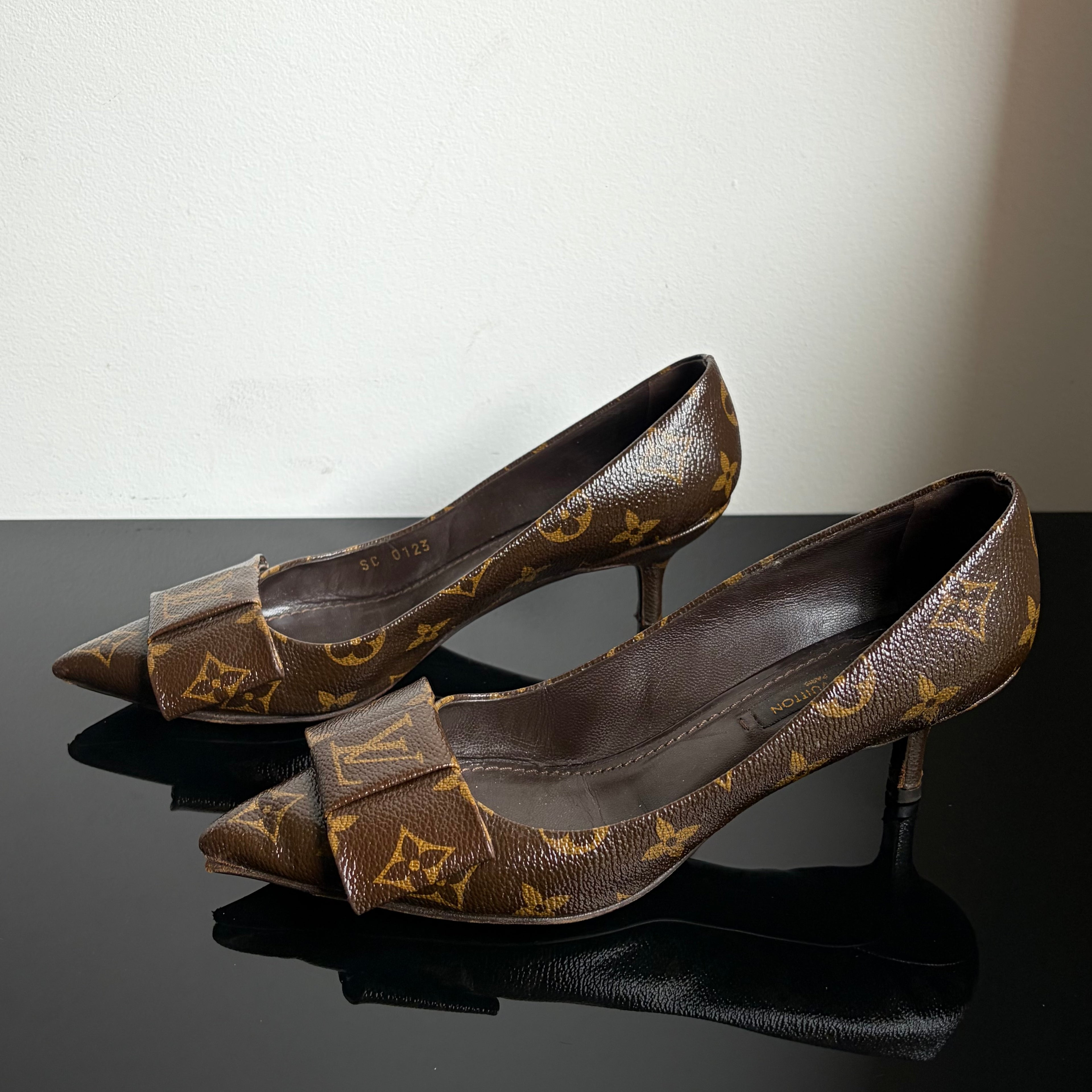 Louis Vuitton Monogram Canvas Louise Bow Pointed Toe Pumps