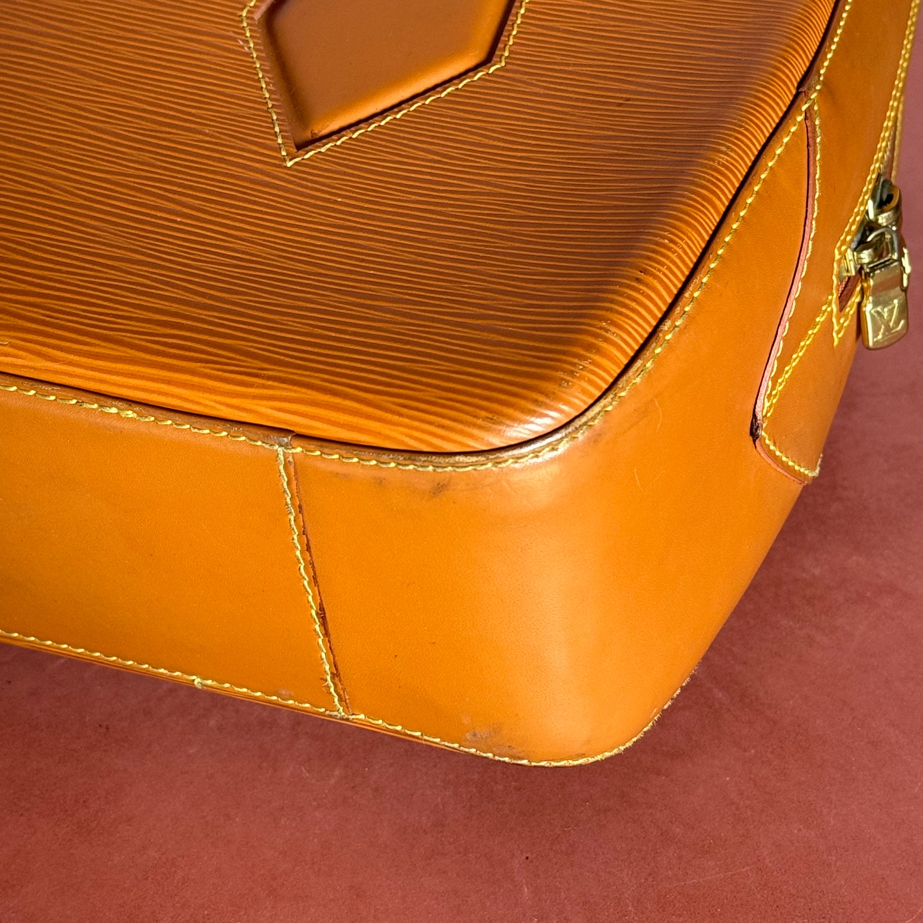 Louis Vuitton Epi Voltaire