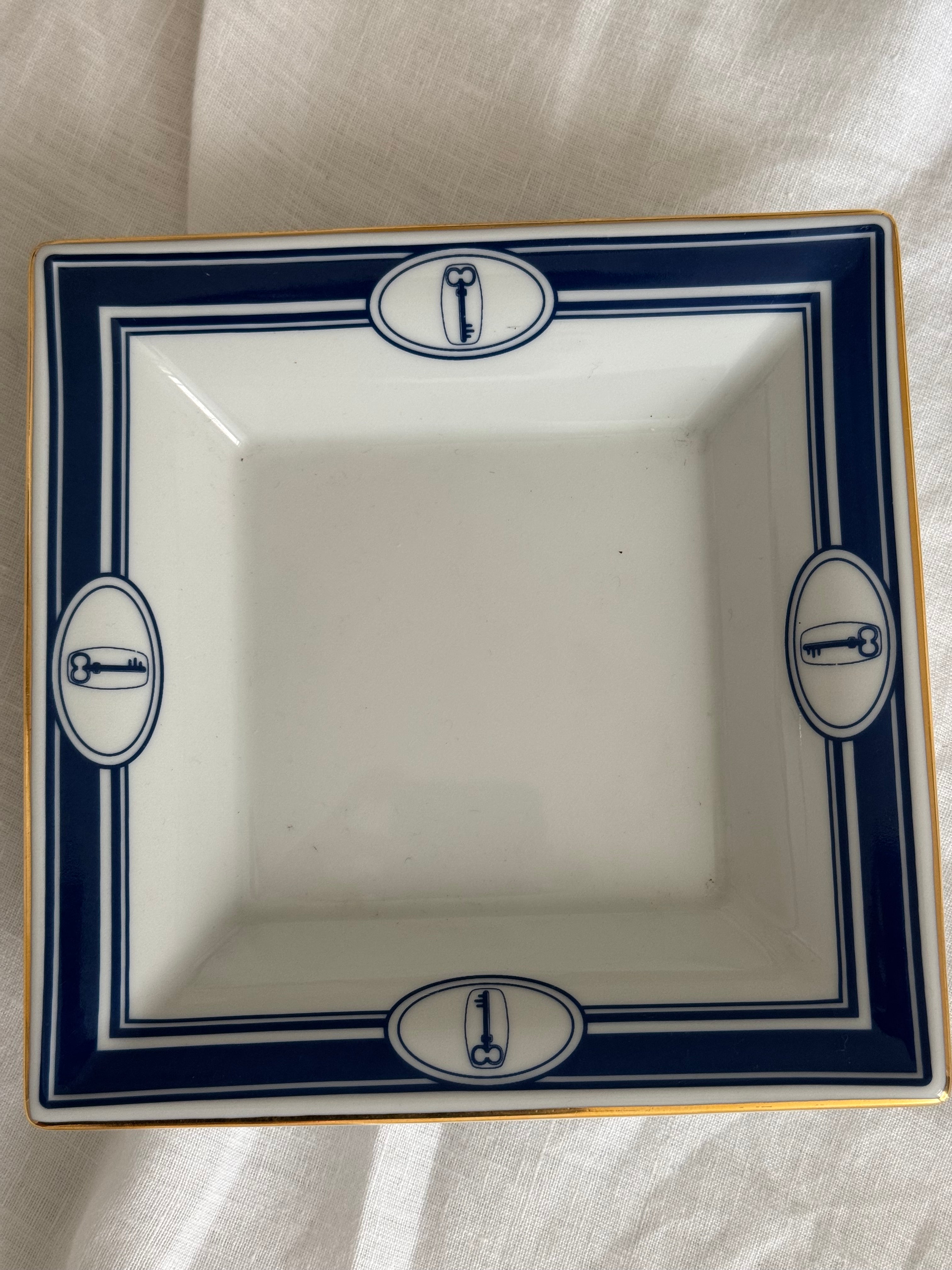 Prato de Porcelana Key