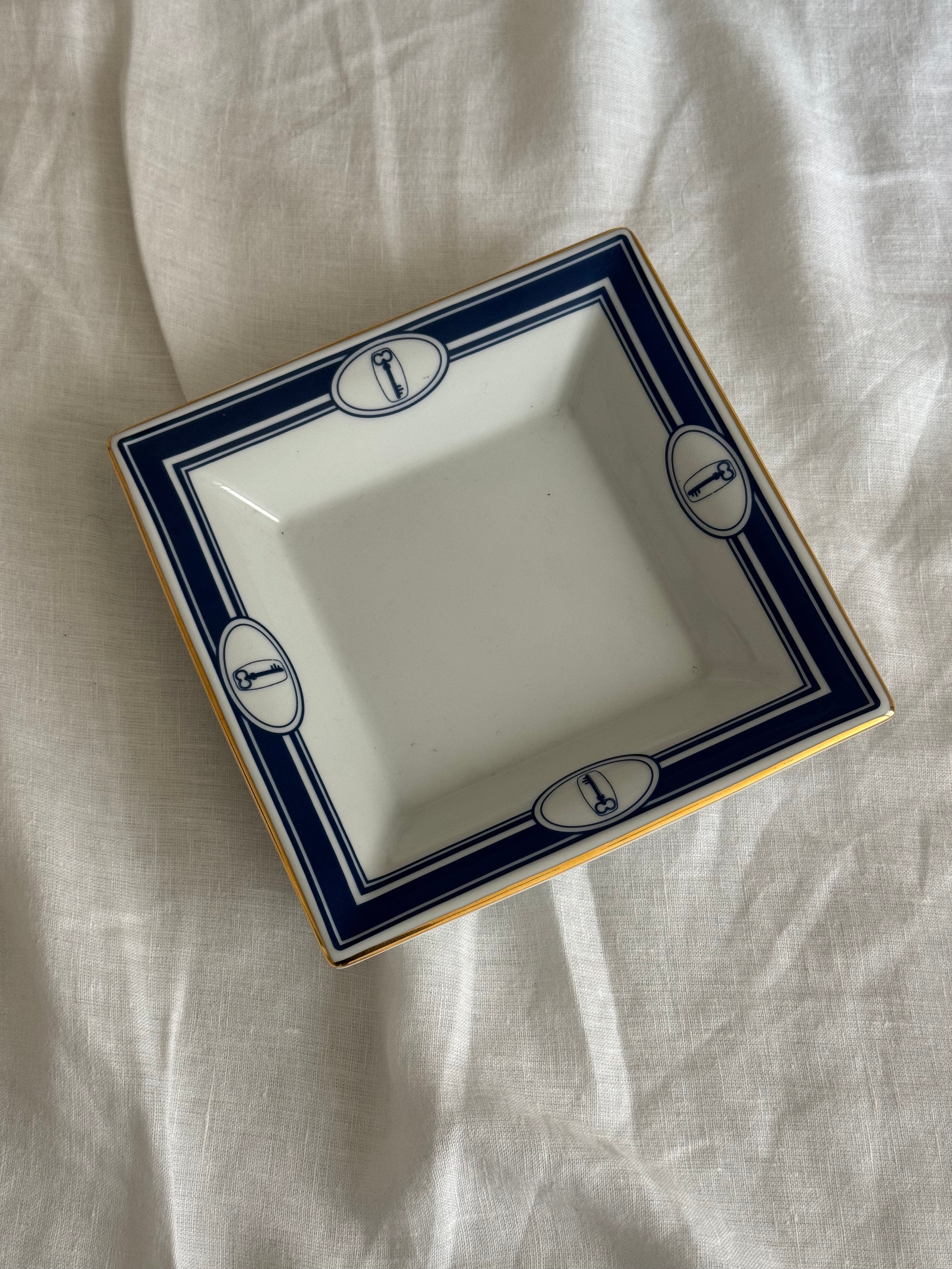 Prato de Porcelana Key