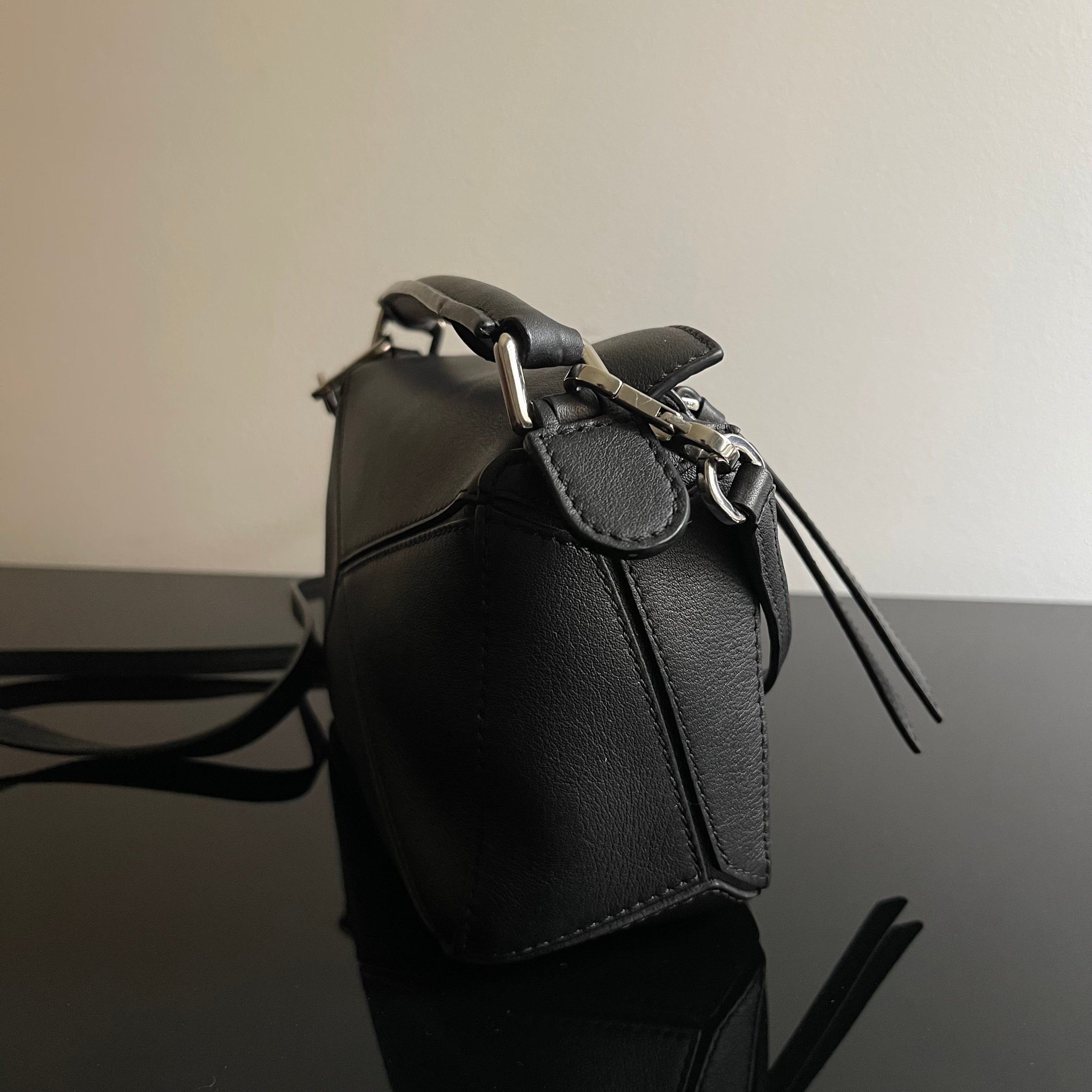 Loewe Puzzle Mini LED Bag