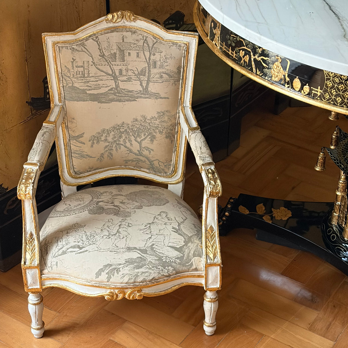 Cadeira Decorativa Louis XVI