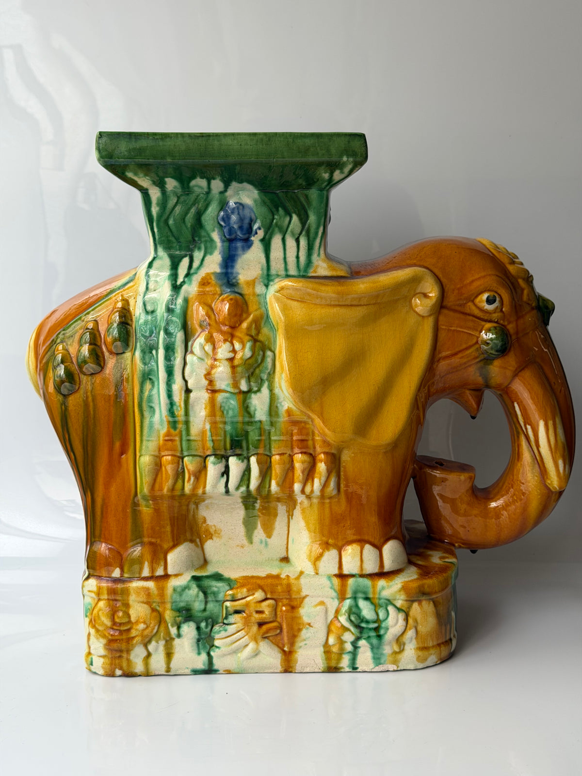 Elefante de Cerâmica Sancai, século XX
