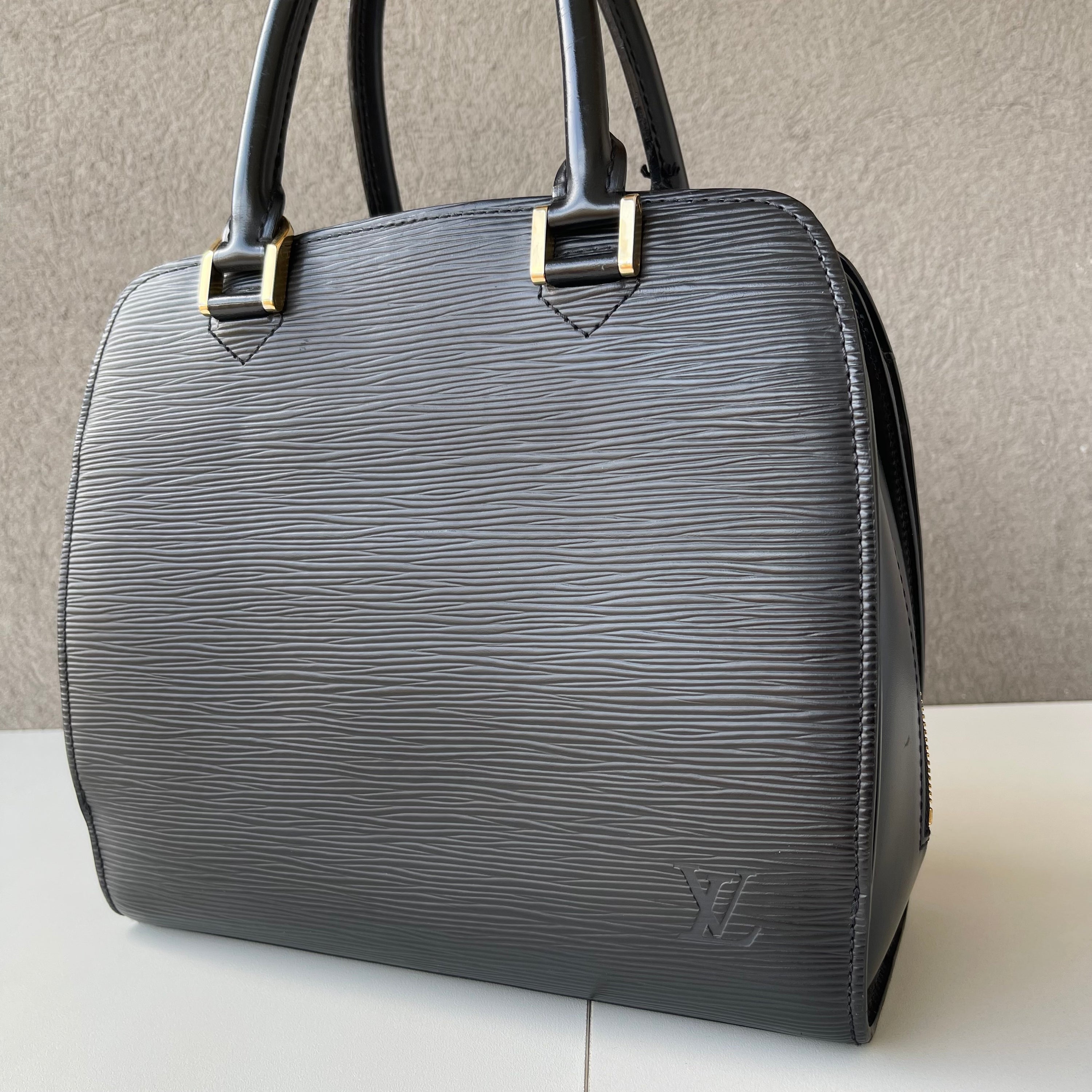 Louis Vuitton Epi Pont Neuf