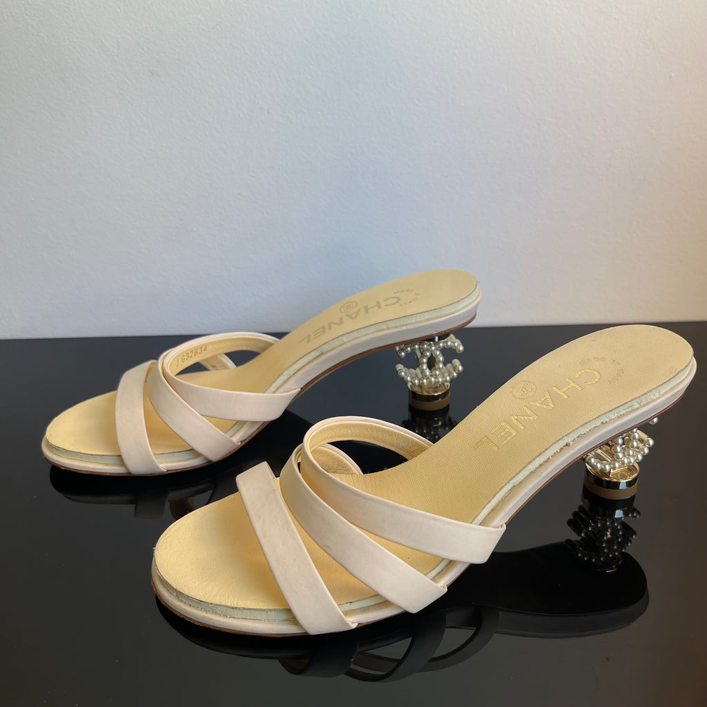 Chanel Vintage Pearl Logo Heels
