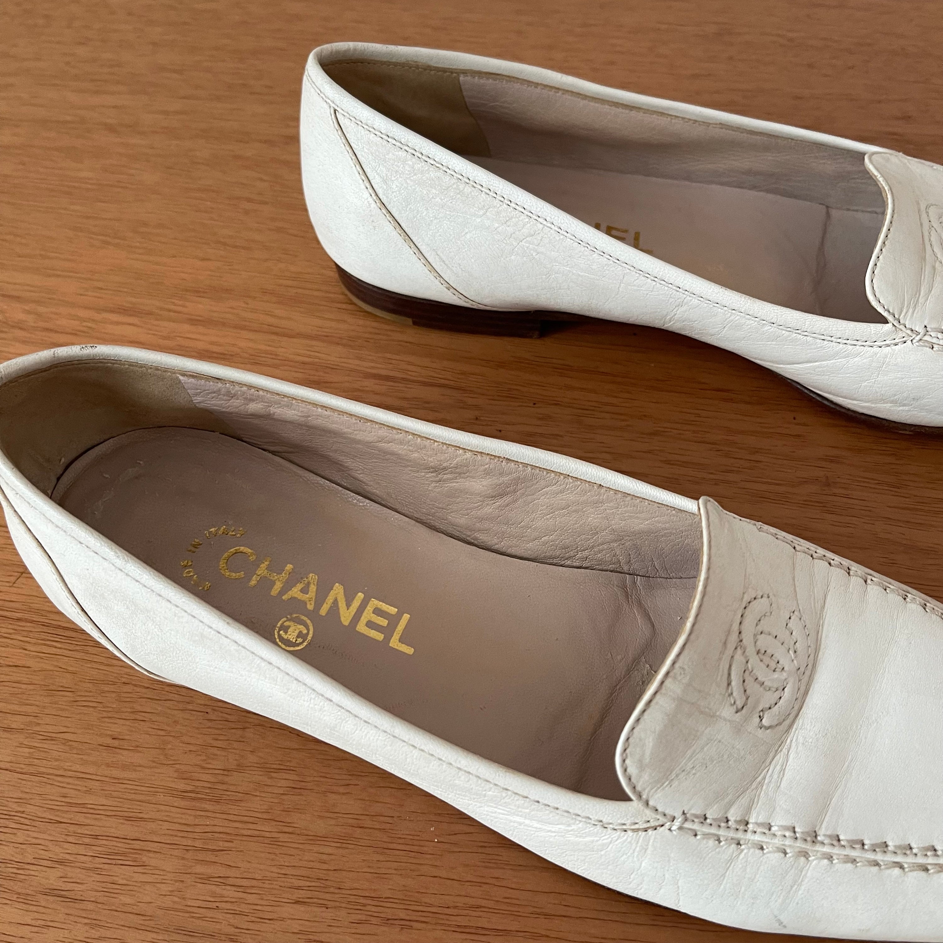 Chanel 90s CC Logo White Leather Loafers