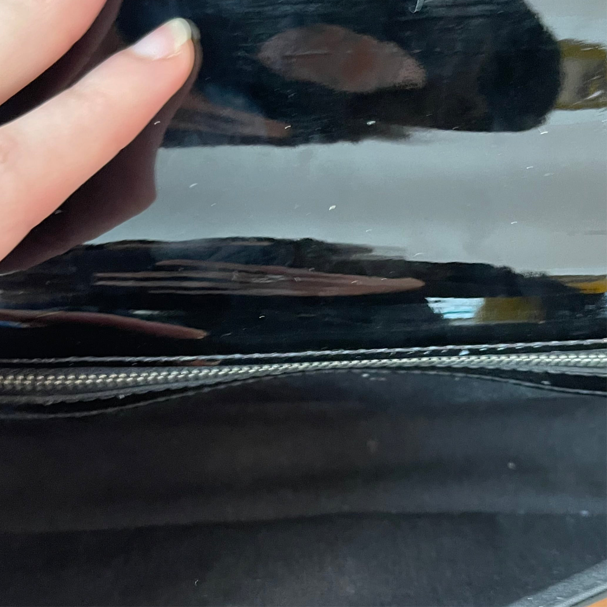 Louis Vuitton Sobe Eletric Epi Clutch