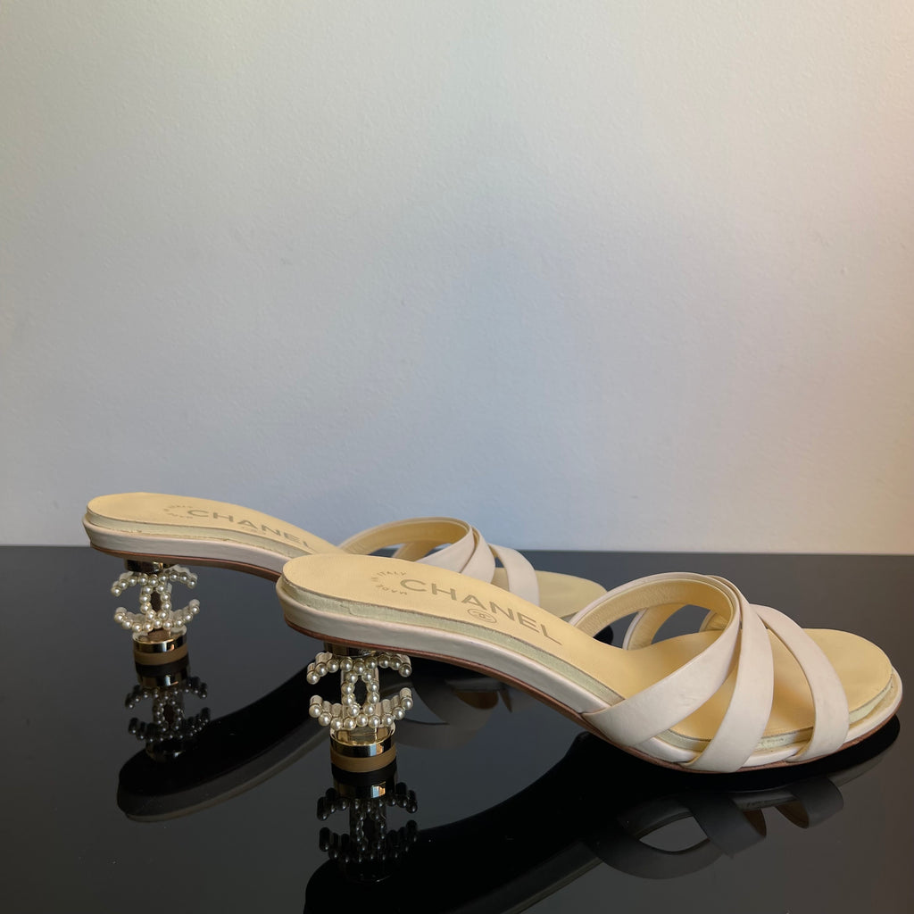 Chanel Vintage Pearl Logo Heels