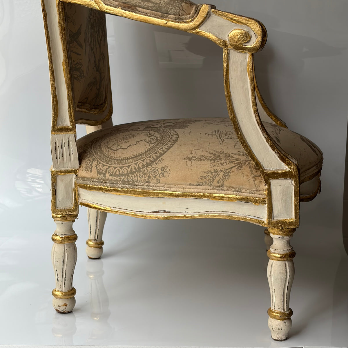 Cadeira Decorativa Louis XVI