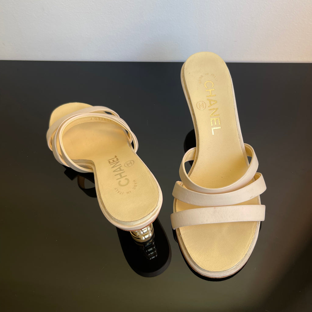 Chanel Vintage Pearl Logo Heels