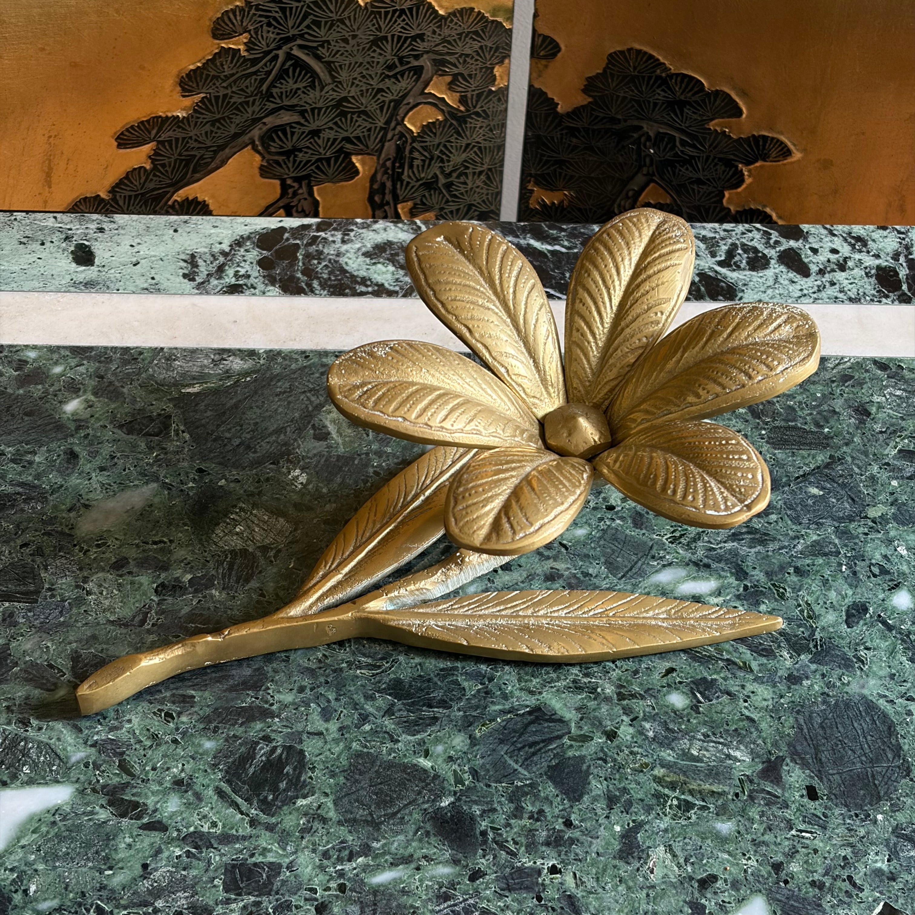 Cinzeiro Gold Flower
