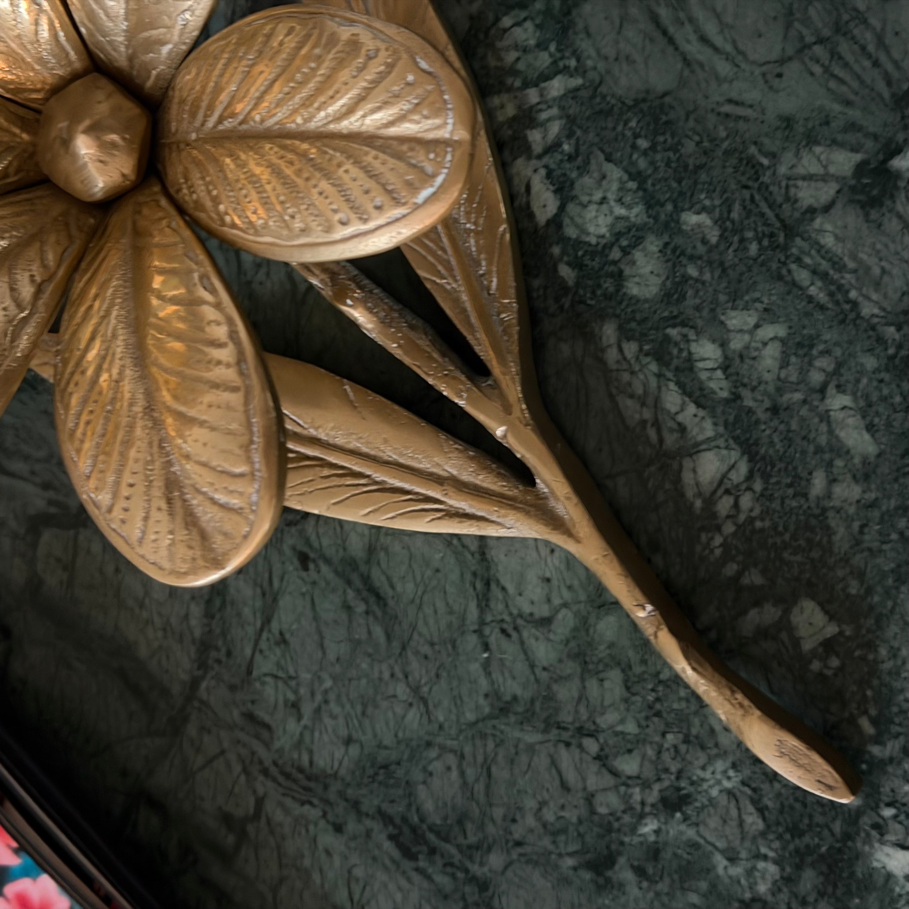 Cinzeiro Gold Flower