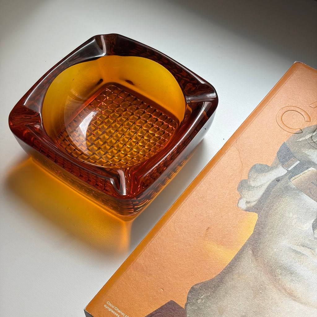 Cinzeiro Mid-century de vidro Ambar