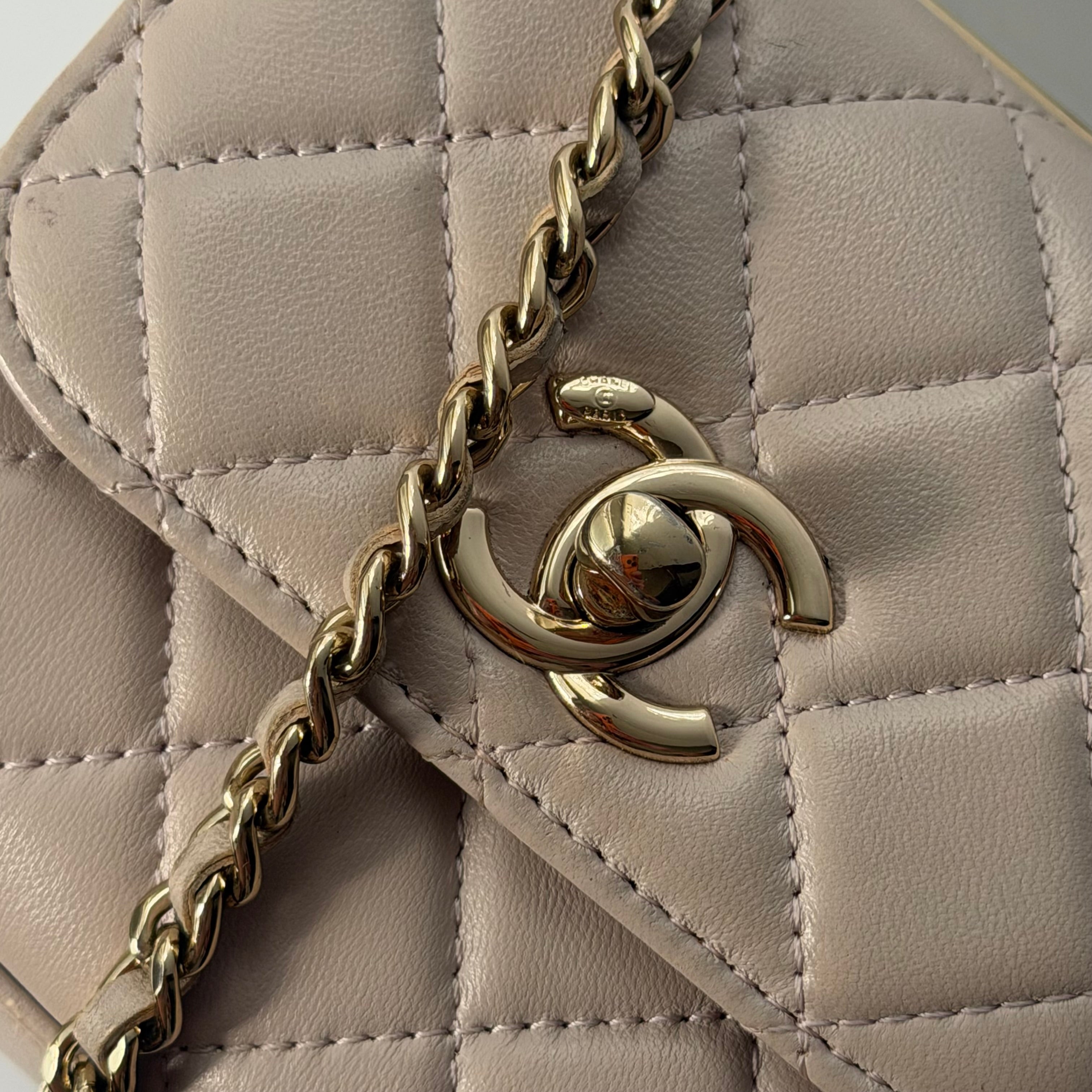 Chanel Rosé Micro Trendy Bag