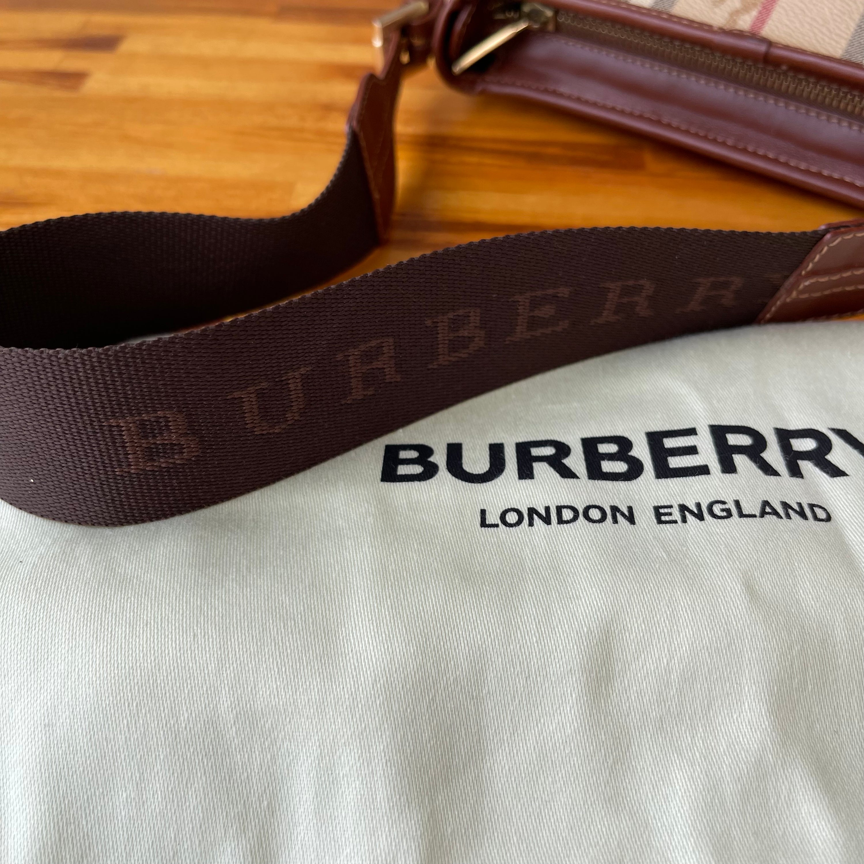 Burberry Check Pochette