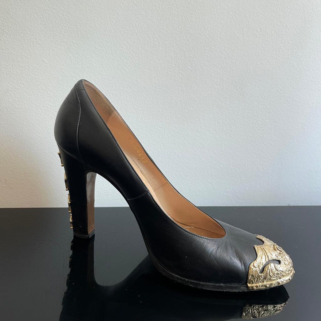 Chanel Black Leather Paris Dallas Star Studded Pumps