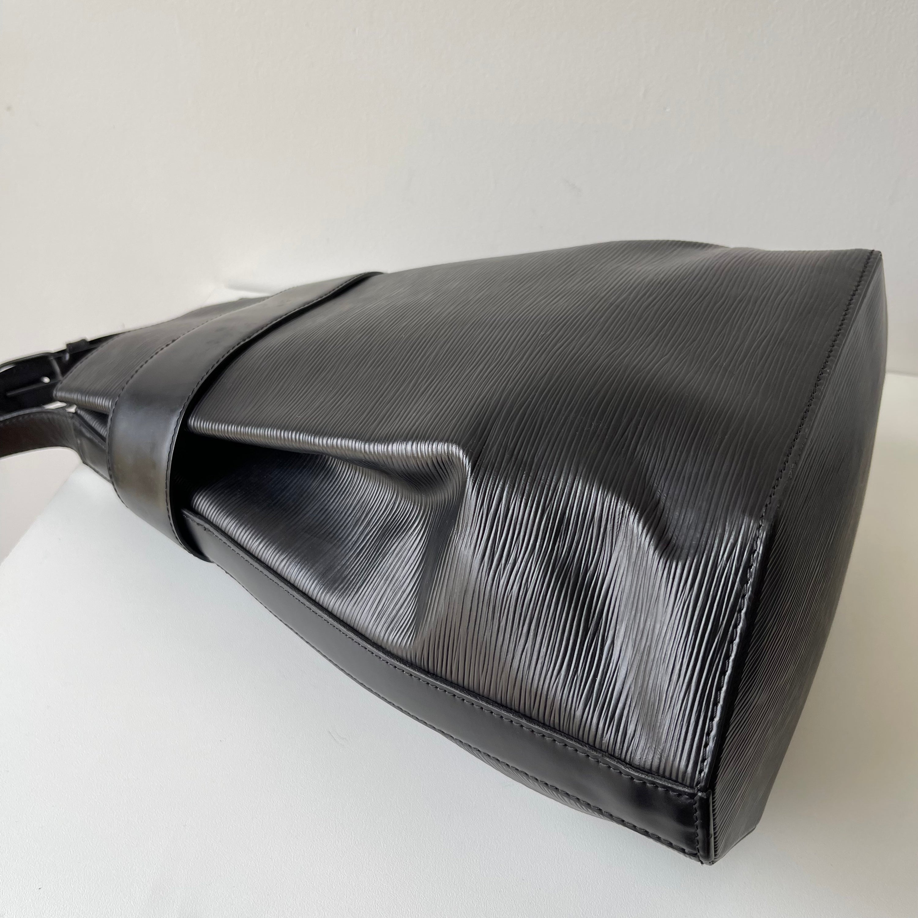 Louis Vuitton Epi Sac D’Epaule