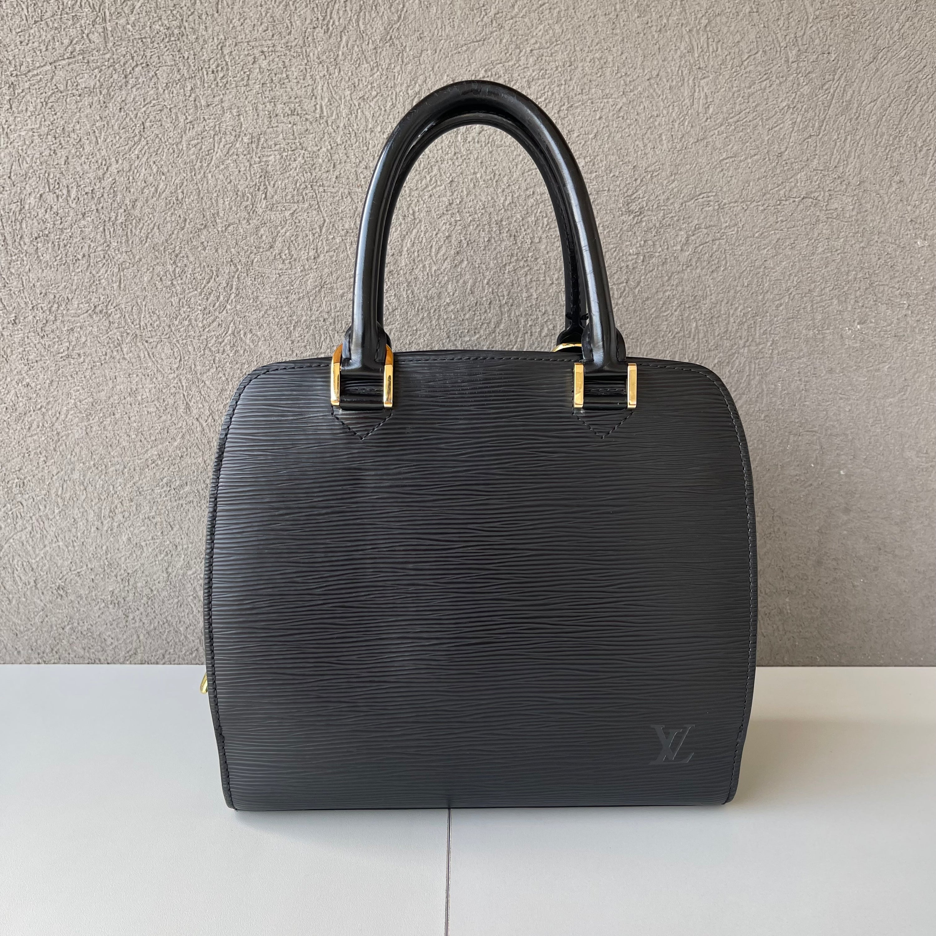 Louis Vuitton Epi Pont Neuf