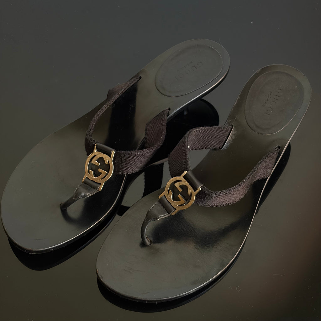 Gucci Interlocking Kitten Sandals