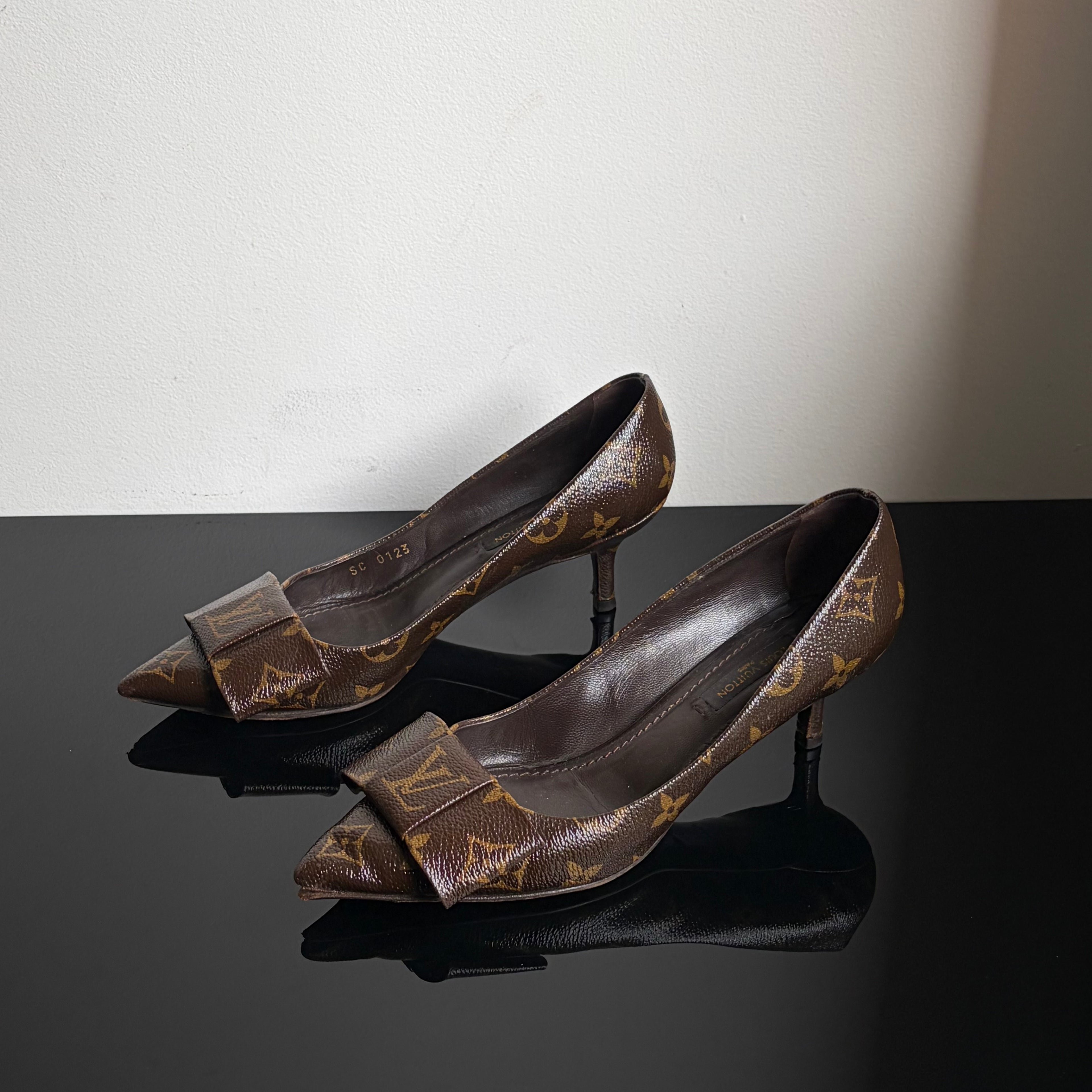 Louis Vuitton Monogram Canvas Louise Bow Pointed Toe Pumps