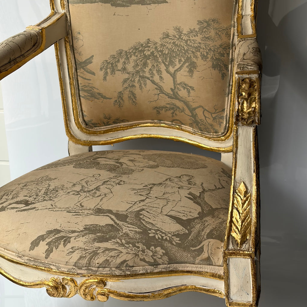 Cadeira Decorativa Louis XVI