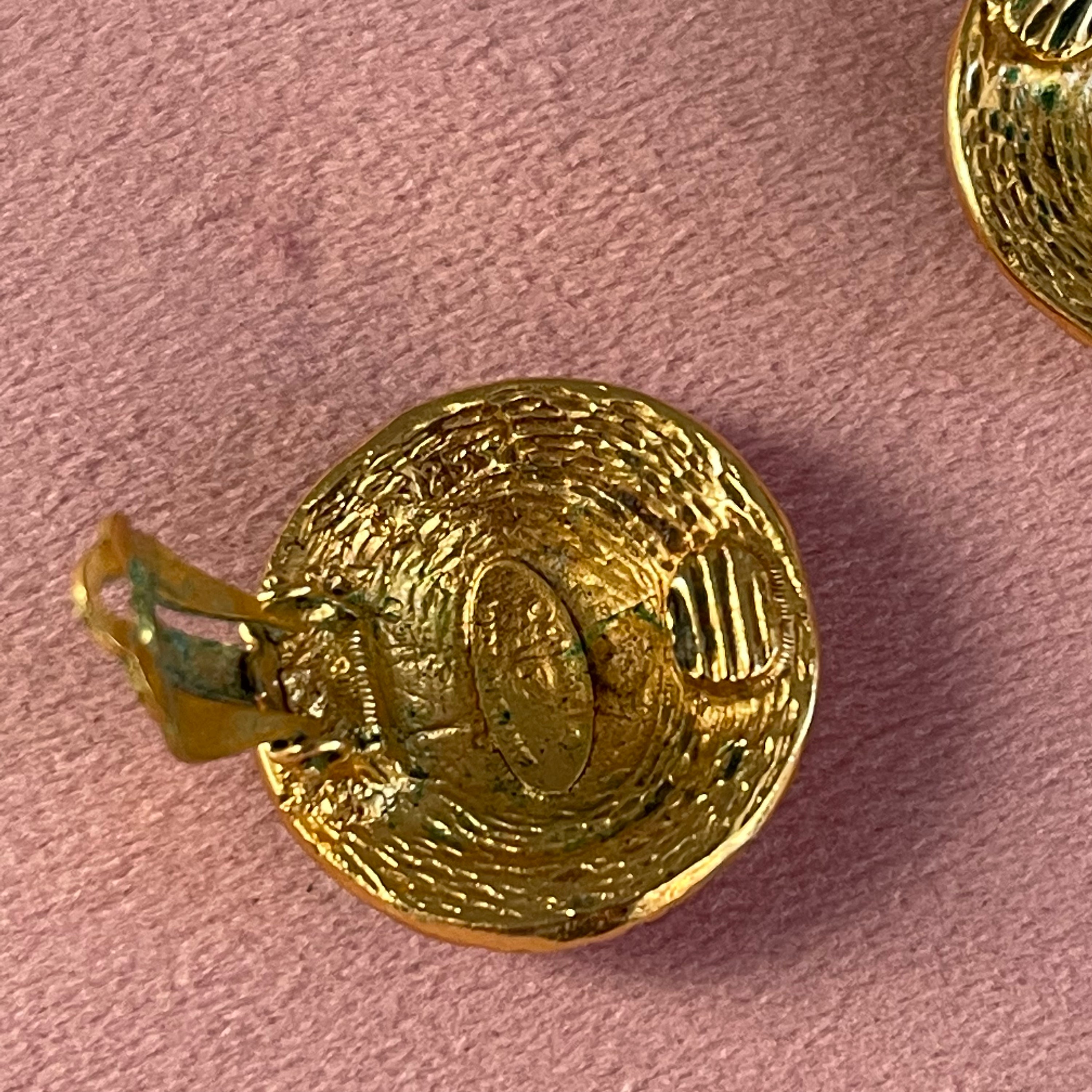 Chanel 90s Logo Clip On