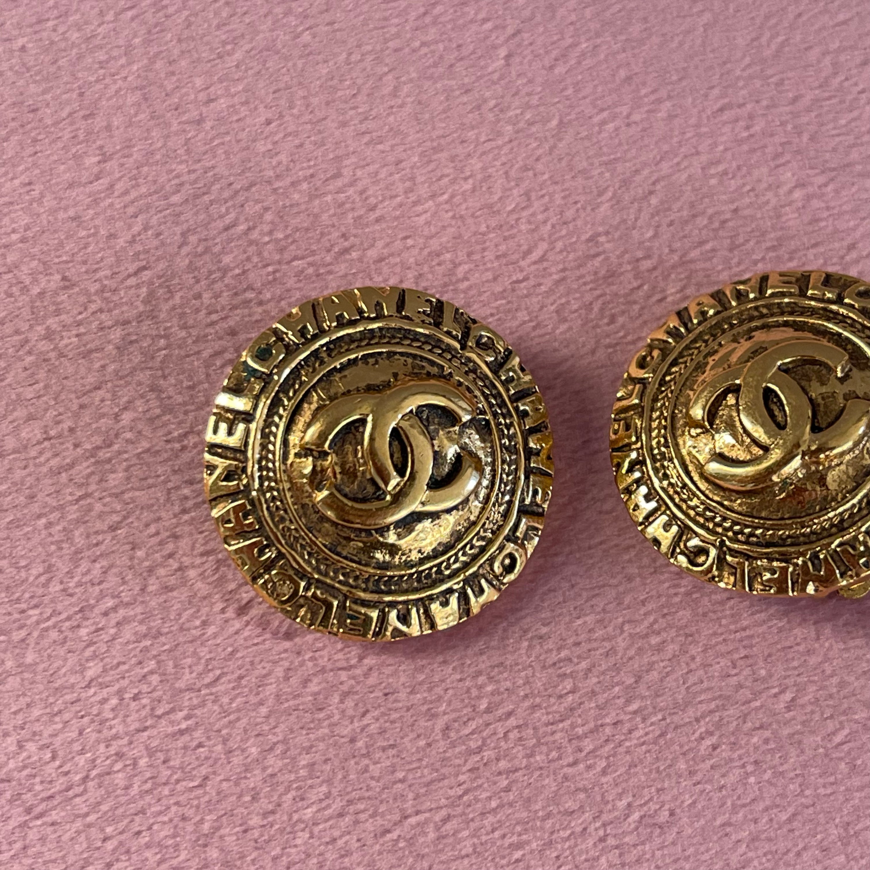Chanel 90s Logo Clip On