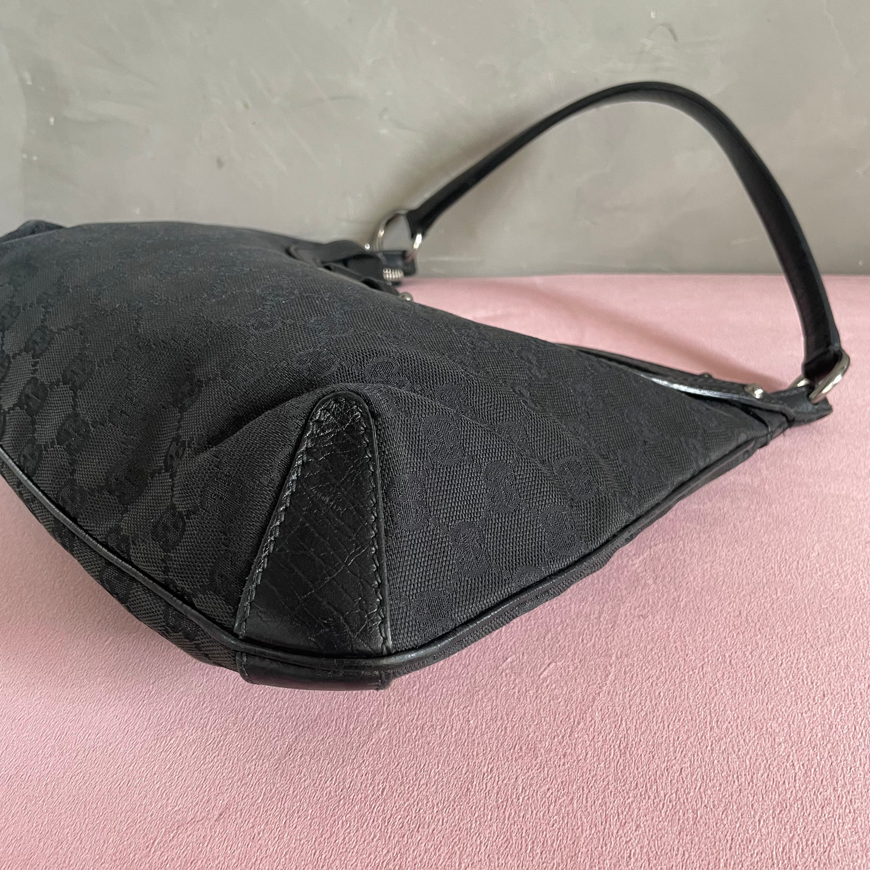 Gucci Horsebit Shoulder Bag