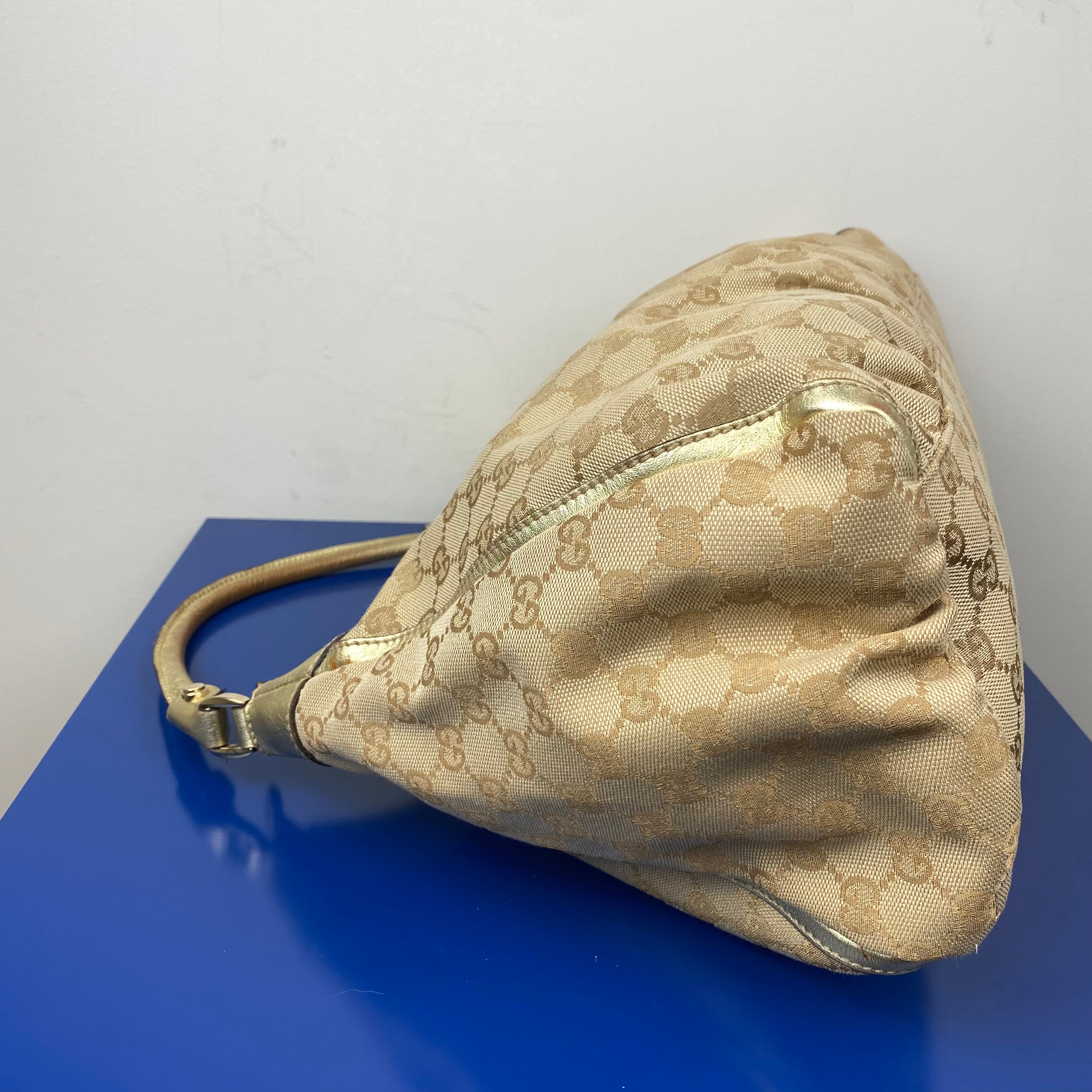 Gucci  Shoulder Bag