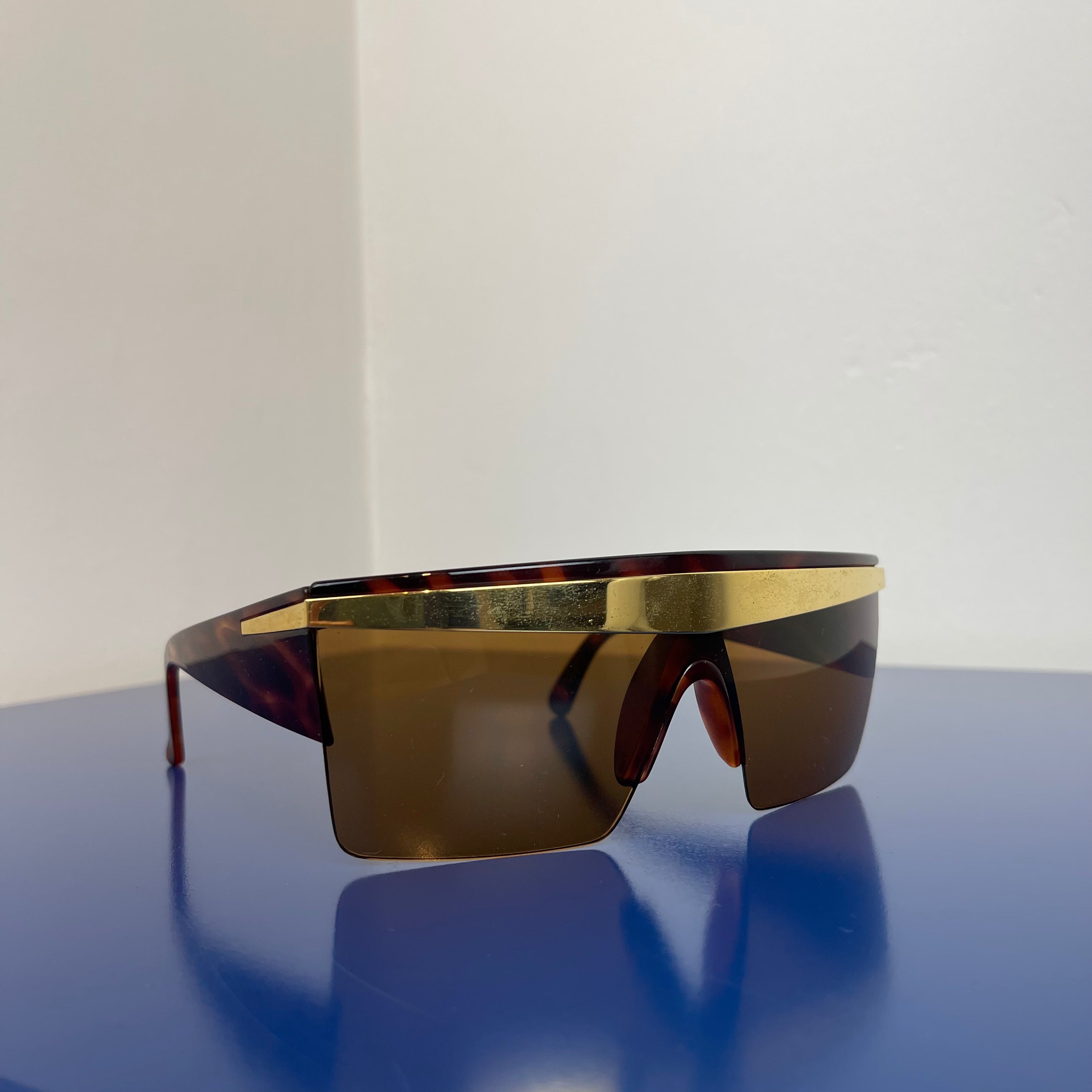 Gianni Versace 676 Sunglasses