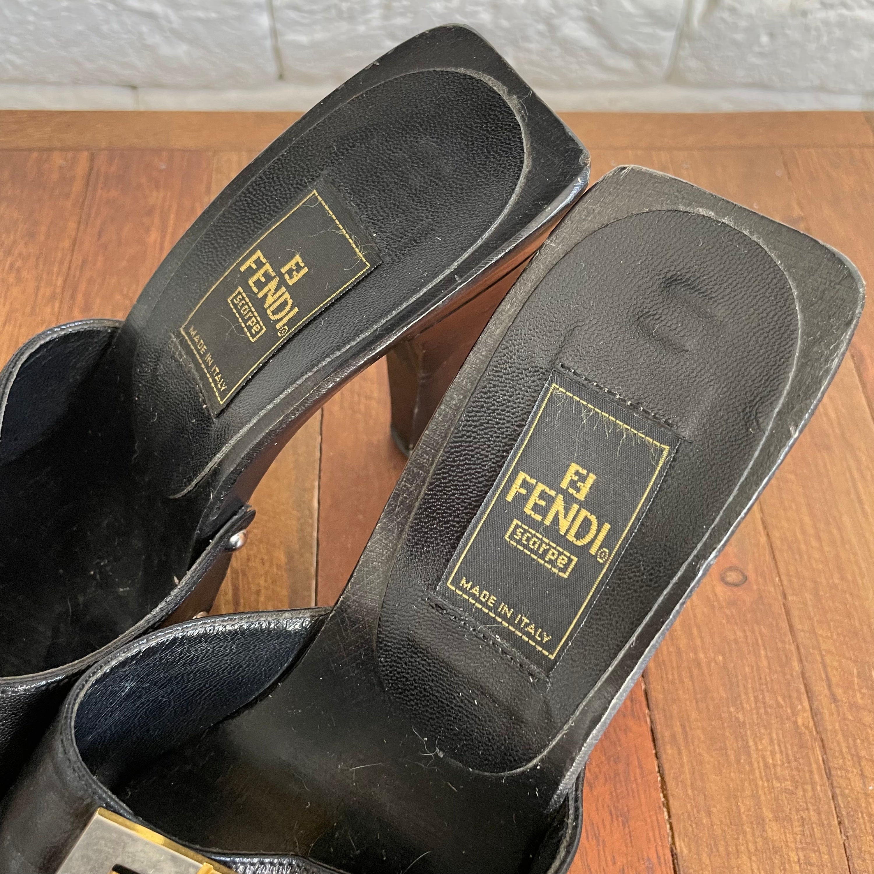 Fendi vintage heels logo
