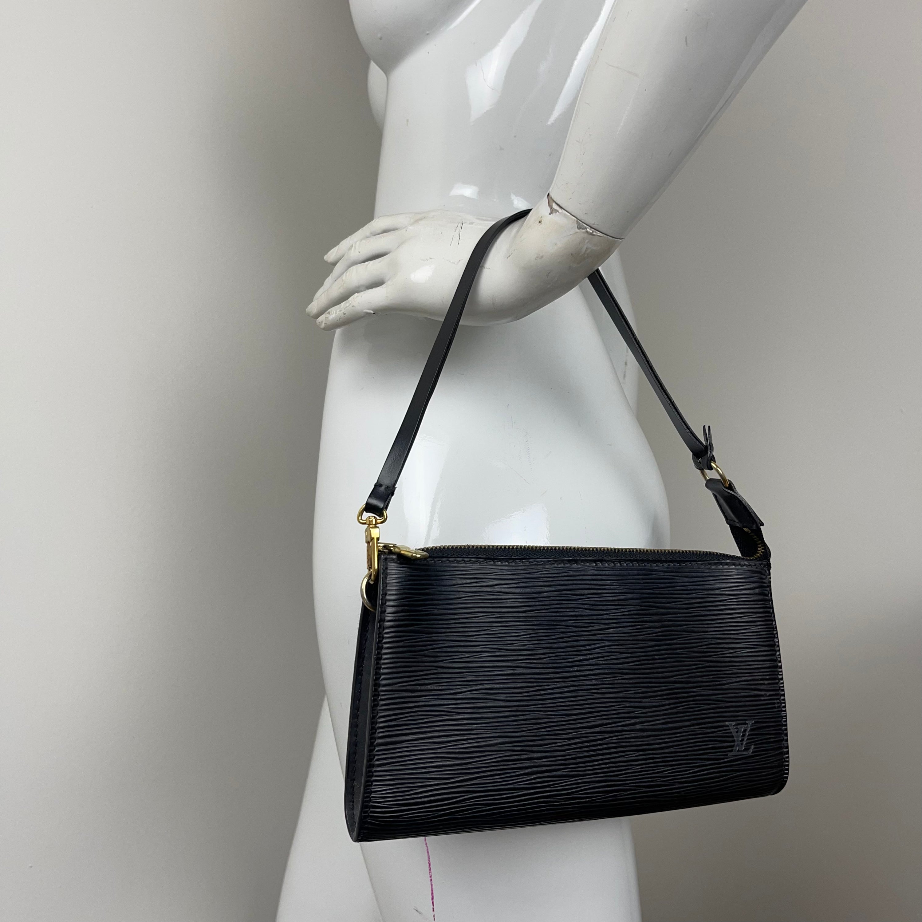 Louis Vuitton Epi Pochette